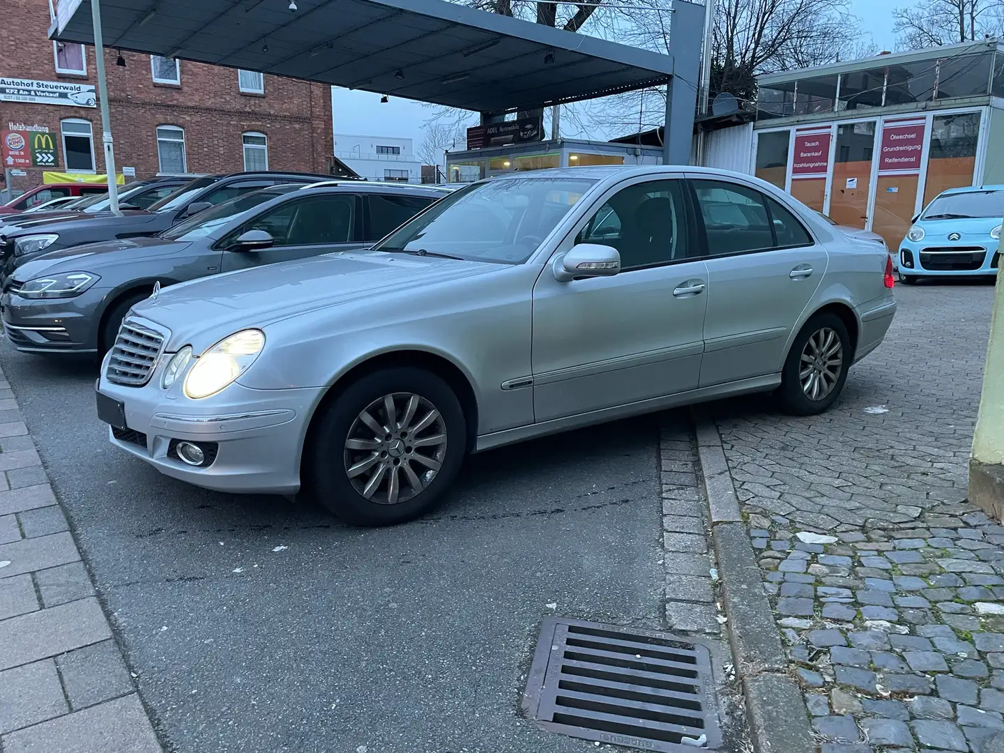 Mercedes-Benz E 230 E 230 (211.052) Šedá - 1