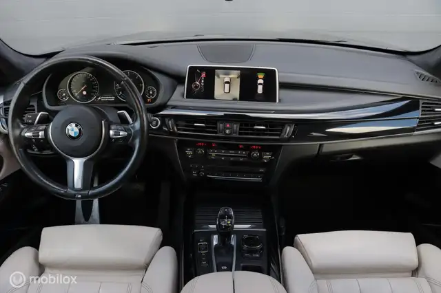 BMW X5 view 3