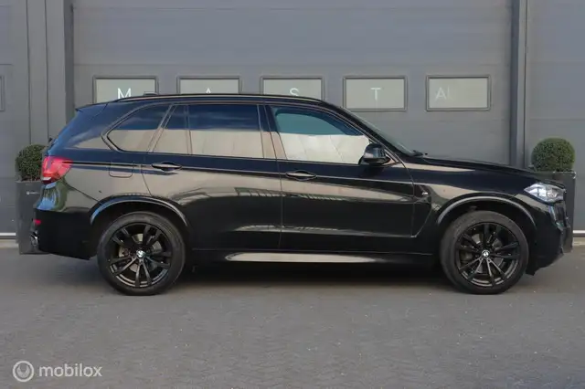 BMW X5 view 5