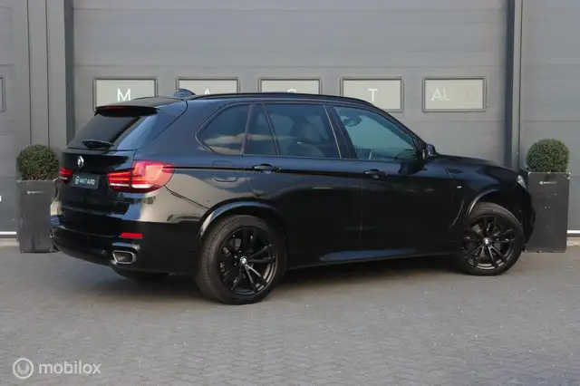 BMW X5 view 9