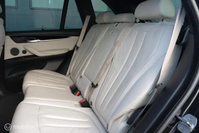 BMW X5 view 7