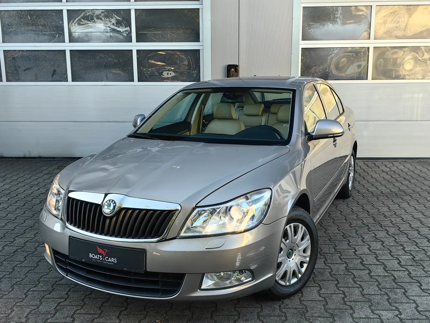 Skoda Octavia Elegance LEDER|GSD|SHZ|TEMPOMAT|PDC Beige - 1