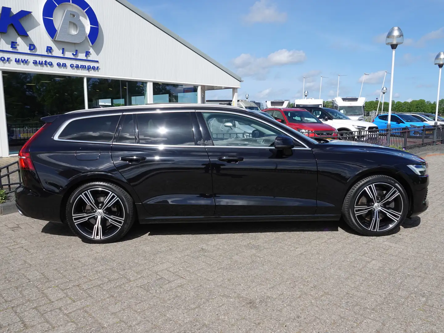 Volvo V60 2.0 T8 Recharge AWD Inscription BOWERS & WILKINS | Zwart - 2