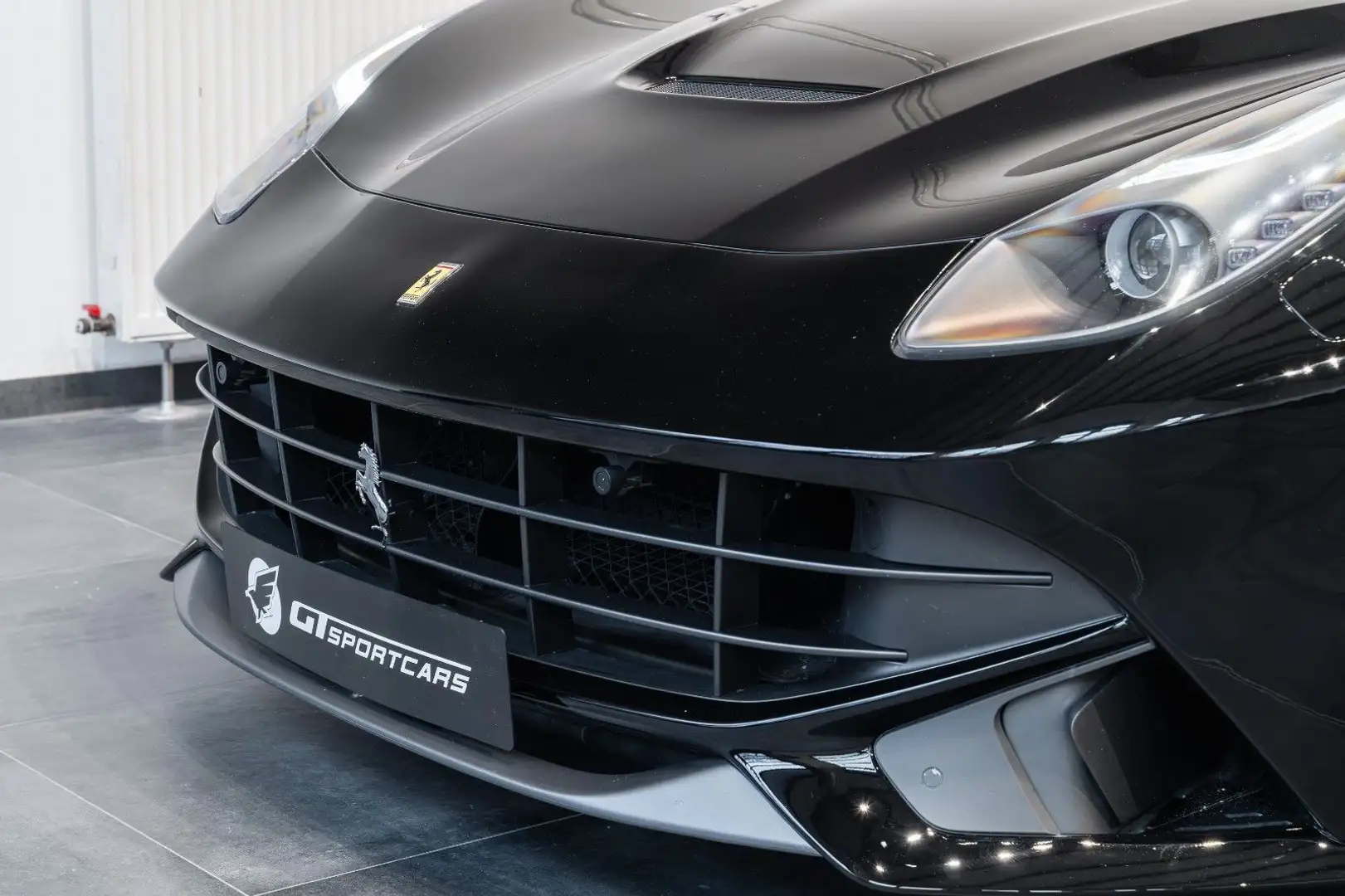 Ferrari F12 berlinetta Racing Seat Carbon Alcantara JBL Noir - 2