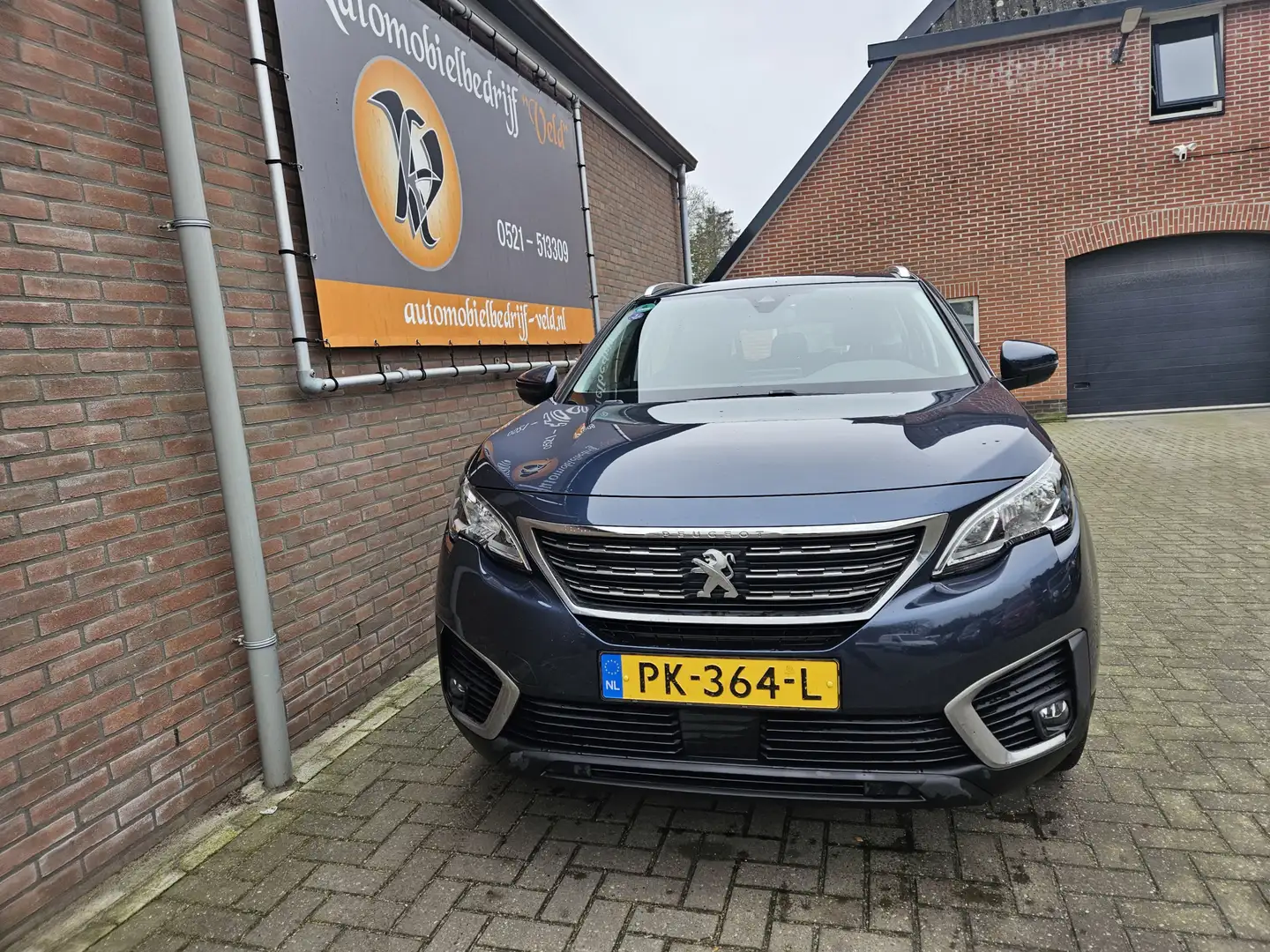 Peugeot 5008 1.2 PureTech Blue Lease Executive 7P (motor proble Blauw - 2