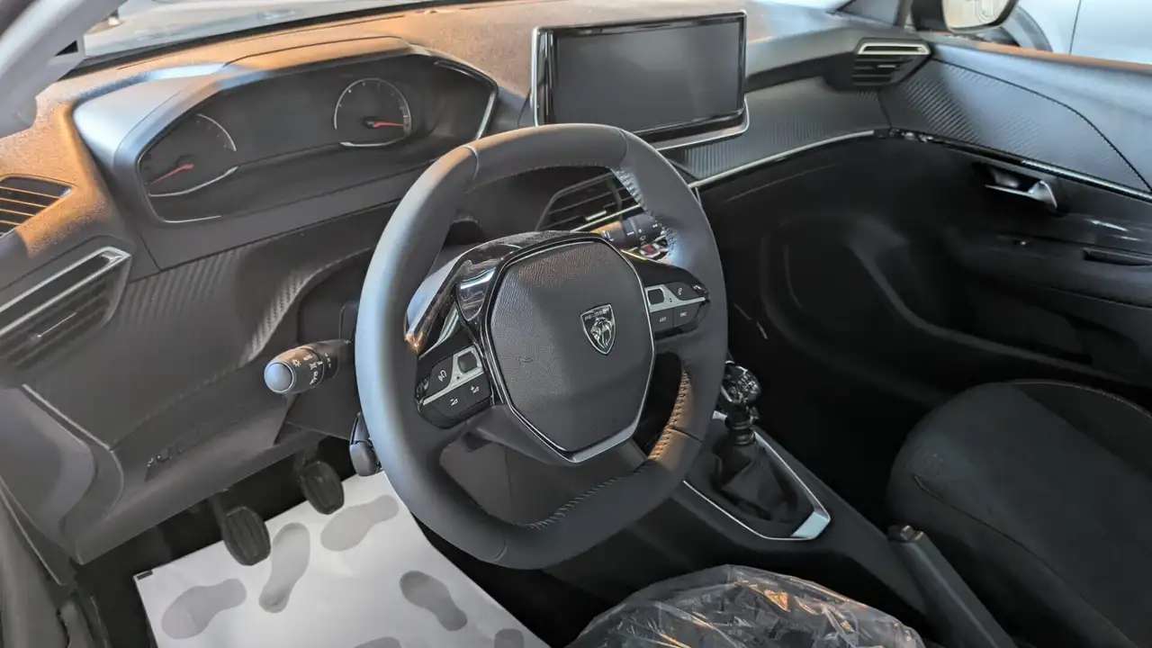 Peugeot 208 2026 — фото 15