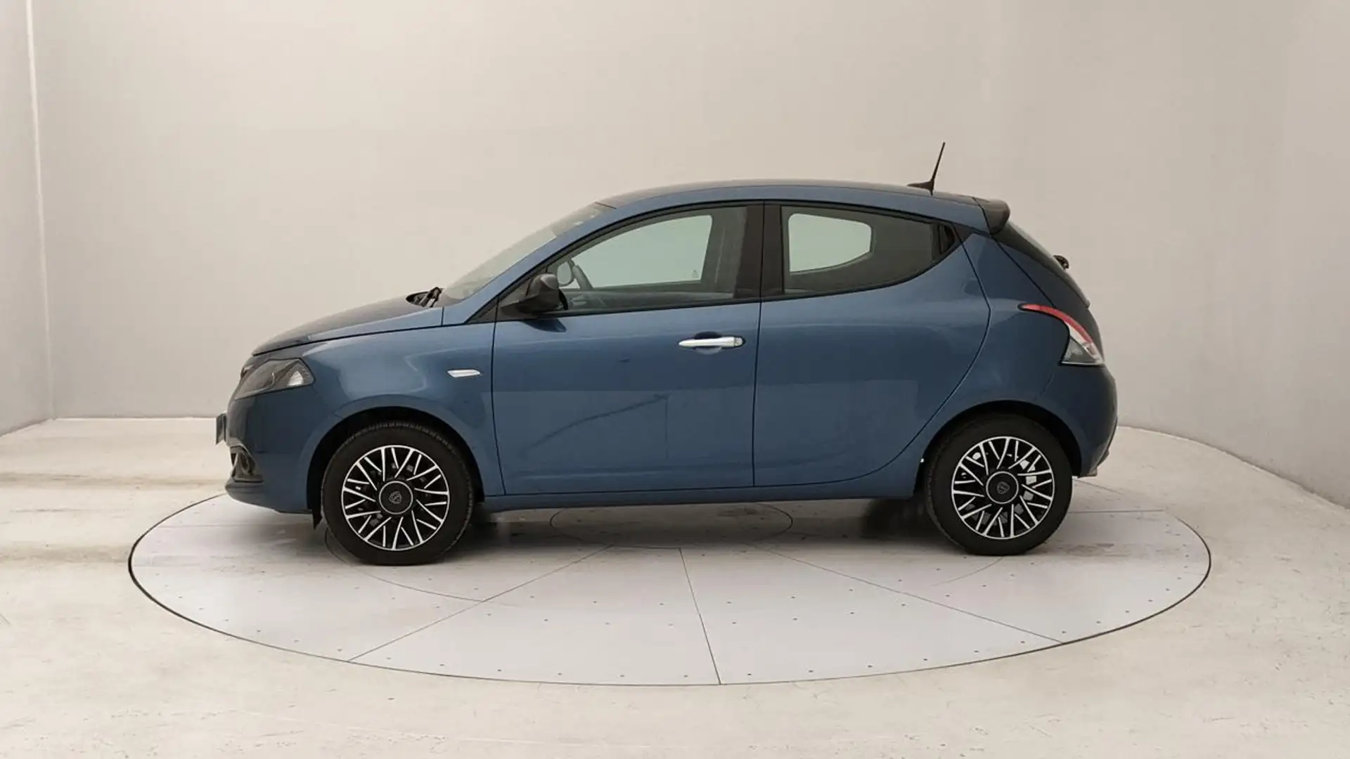 Lancia Ypsilon 1.0 firefly hybrid Platino s&s 70cv Blu/Azzurro - 2