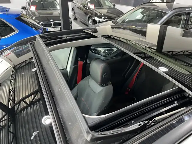 Mercedes-Benz Unknown Model view 2