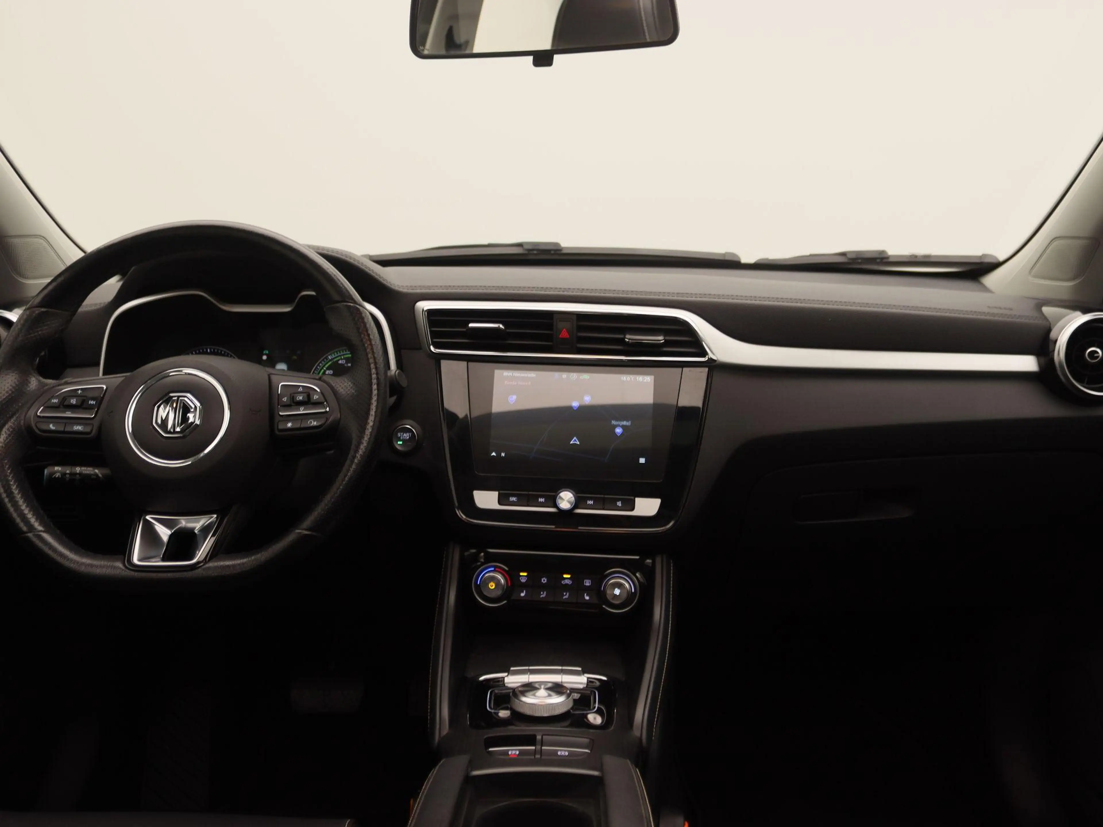 MG ZS EV Luxury 45 kWh | Apple Carplay/Android Auto | Pa — photo 7