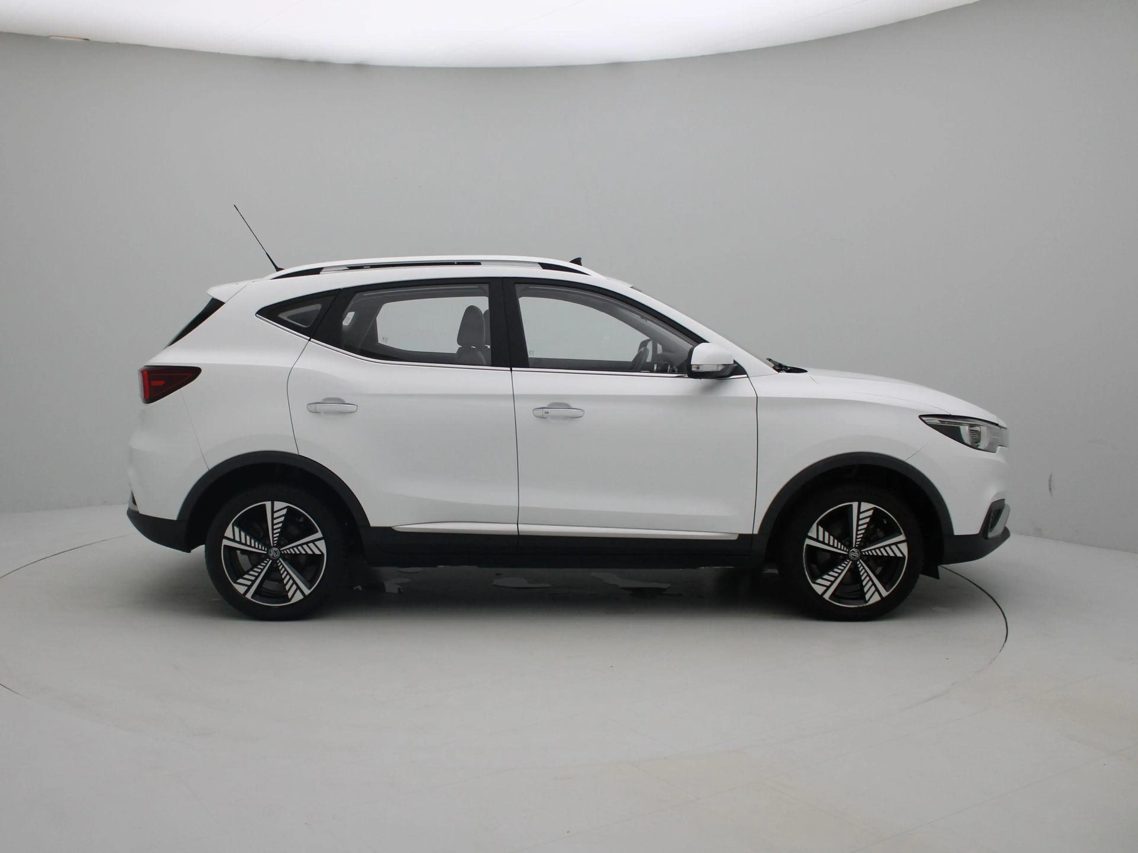 MG ZS EV Luxury 45 kWh | Apple Carplay/Android Auto | Pa — photo 6