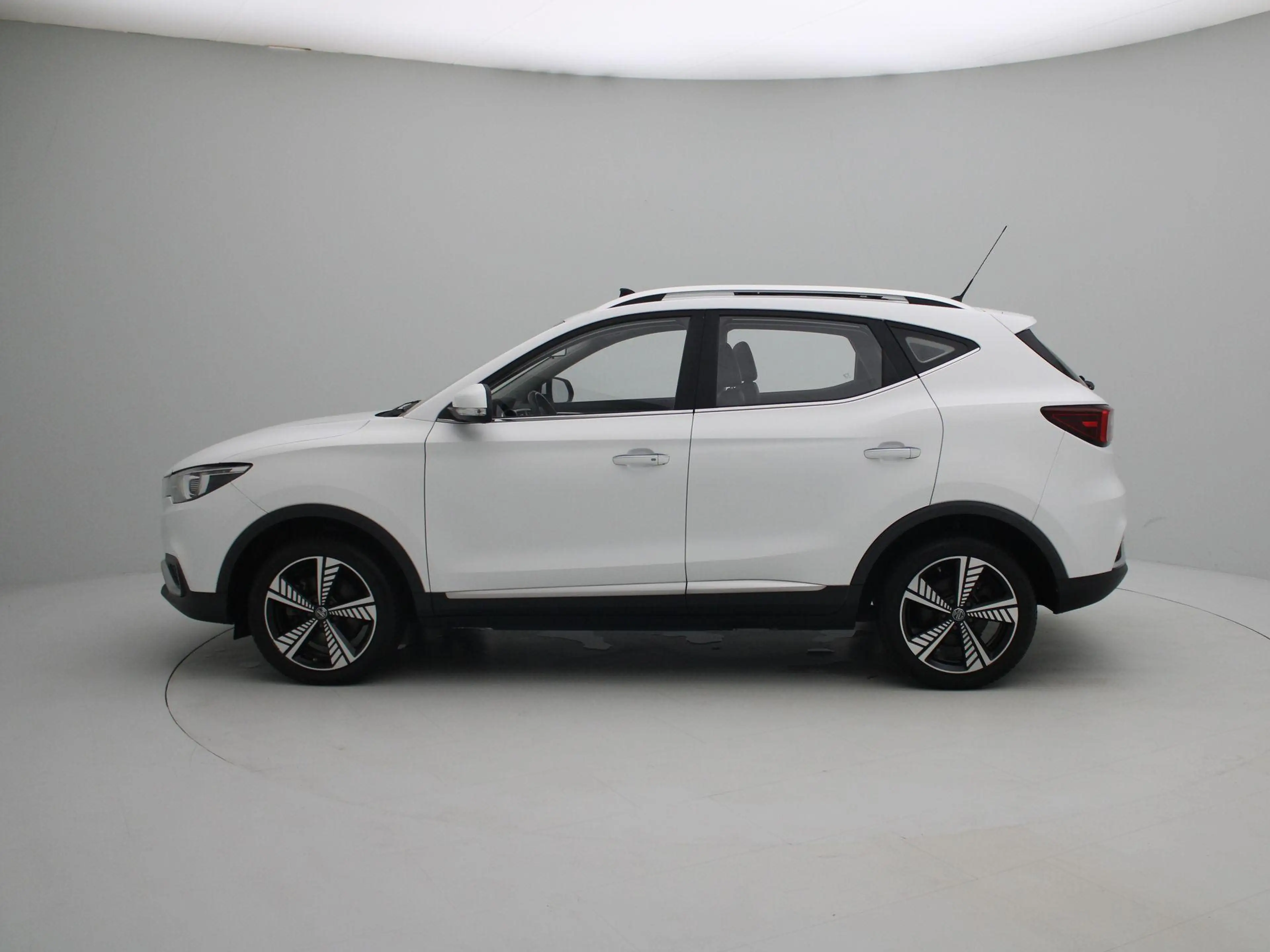 MG ZS EV Luxury 45 kWh | Apple Carplay/Android Auto | Pa — photo 4