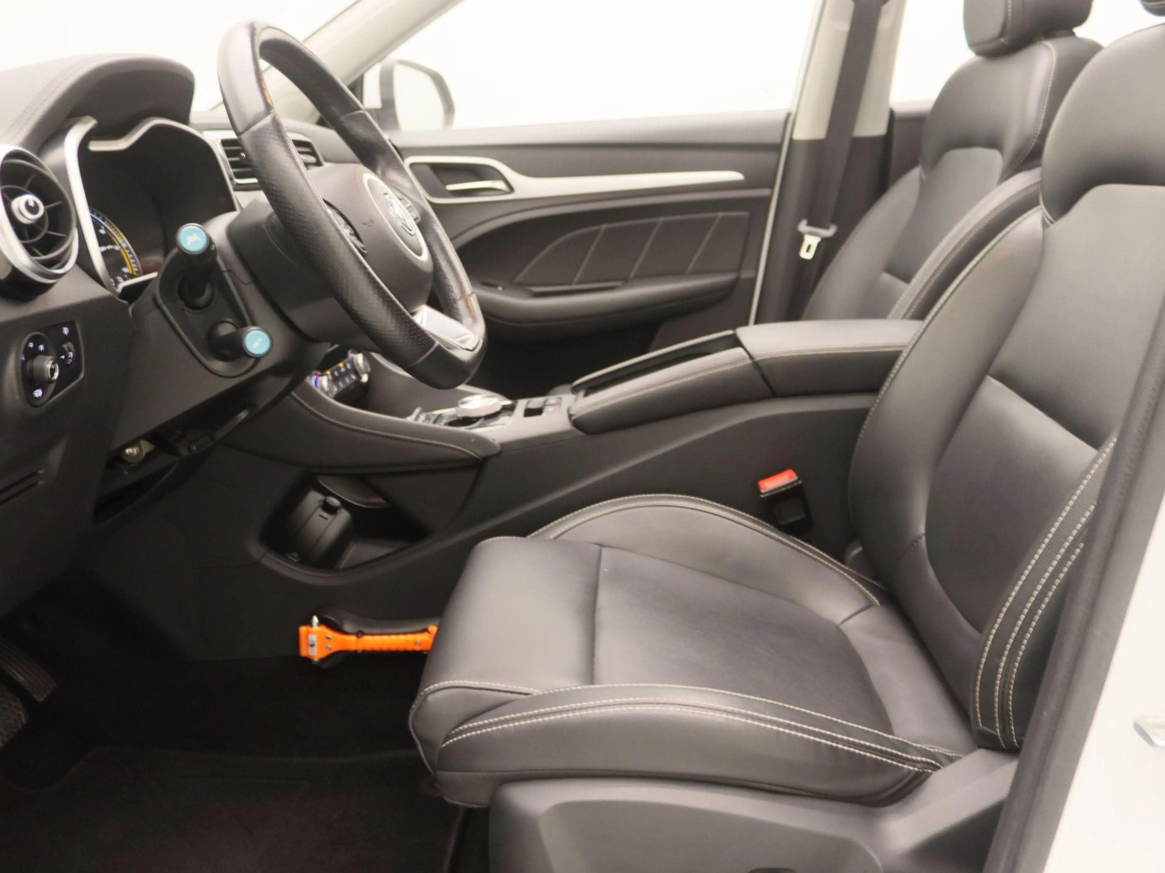 MG ZS EV Luxury 45 kWh | Apple Carplay/Android Auto | Pa — photo 12