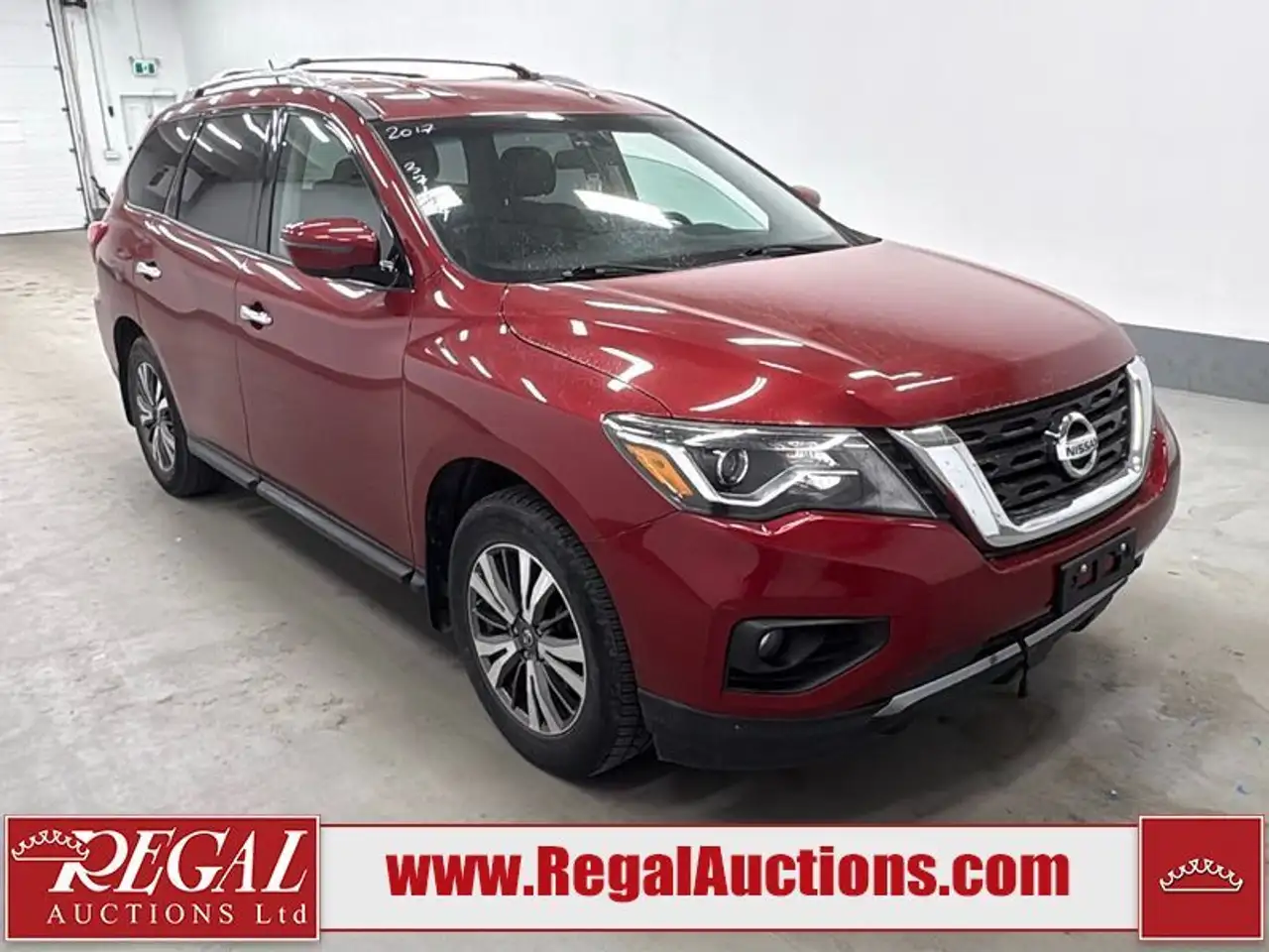 Nissan Pathfinder снимка Nissan Pathfinder
