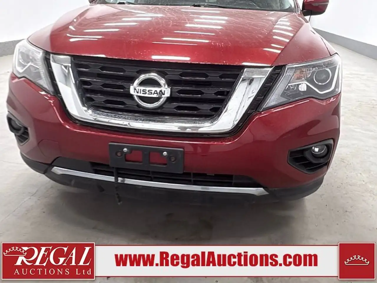 Nissan Pathfinder снимка Nissan Pathfinder