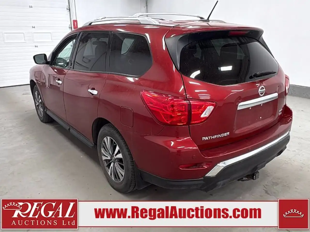 Nissan Pathfinder снимка Nissan Pathfinder