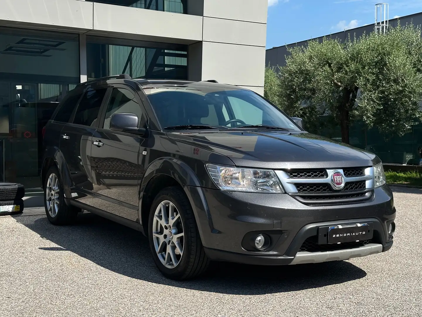 Fiat Freemont 2.0 mjt 16v Lounge 4x4 170cv auto 7 POSTI Gris - 2
