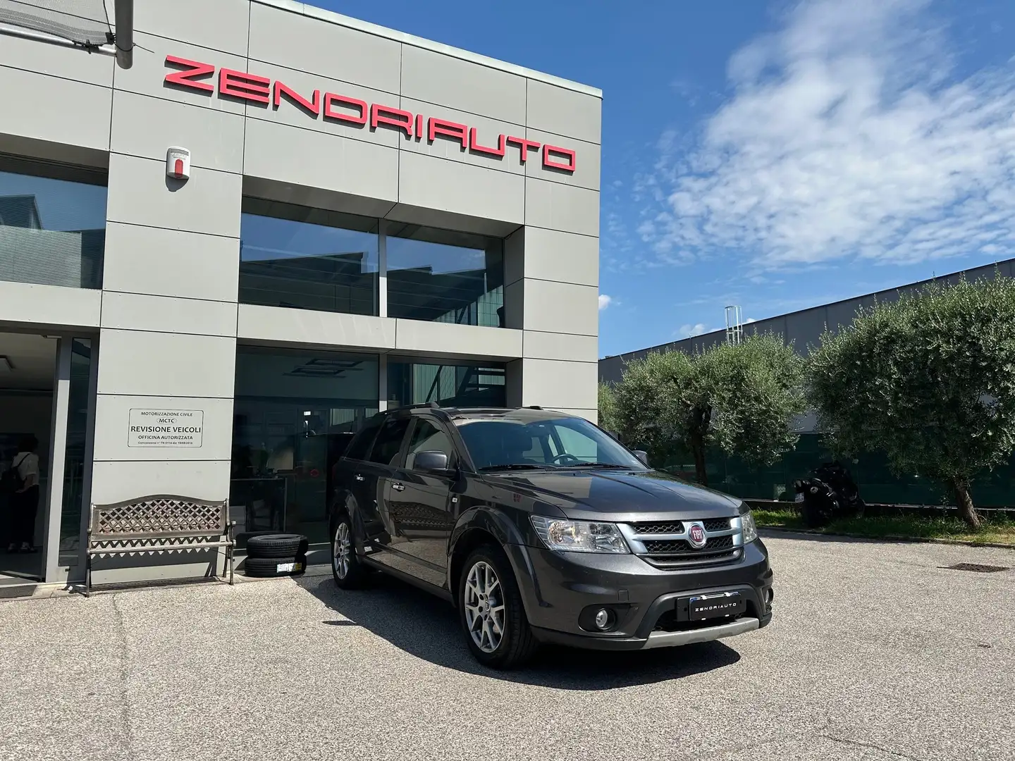 Fiat Freemont 2.0 mjt 16v Lounge 4x4 170cv auto 7 POSTI Gris - 1