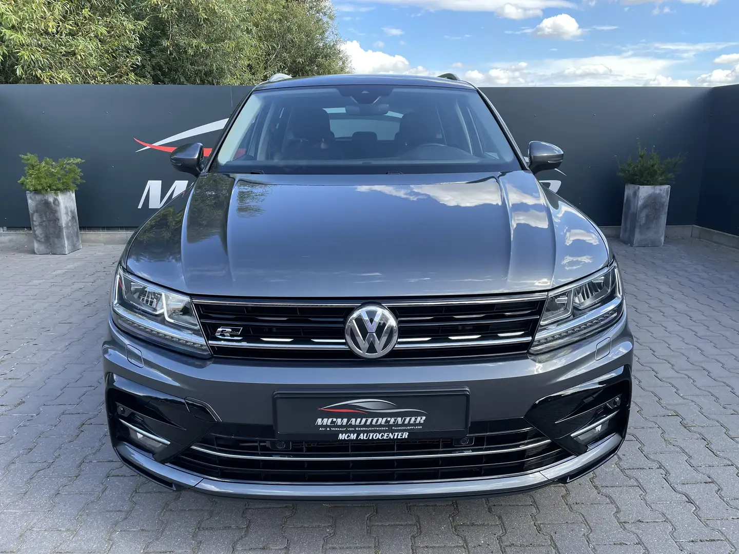 Volkswagen Tiguan Highline, R-Line, 4Motion Grau - 2
