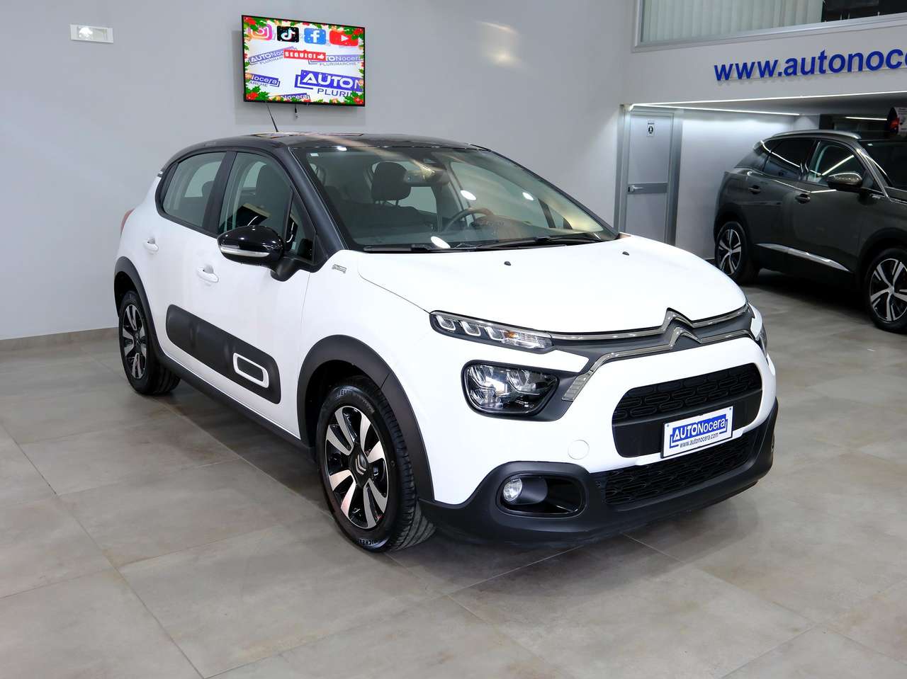 Citroen C3 EAT6 SHINE 1.2T 110cv Automatica