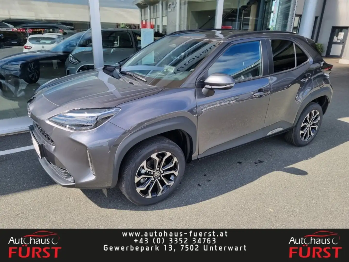Toyota Yaris Cross -1,5l 4x2 HY Active Drive *SAFETY-PAKET* Grau - 1