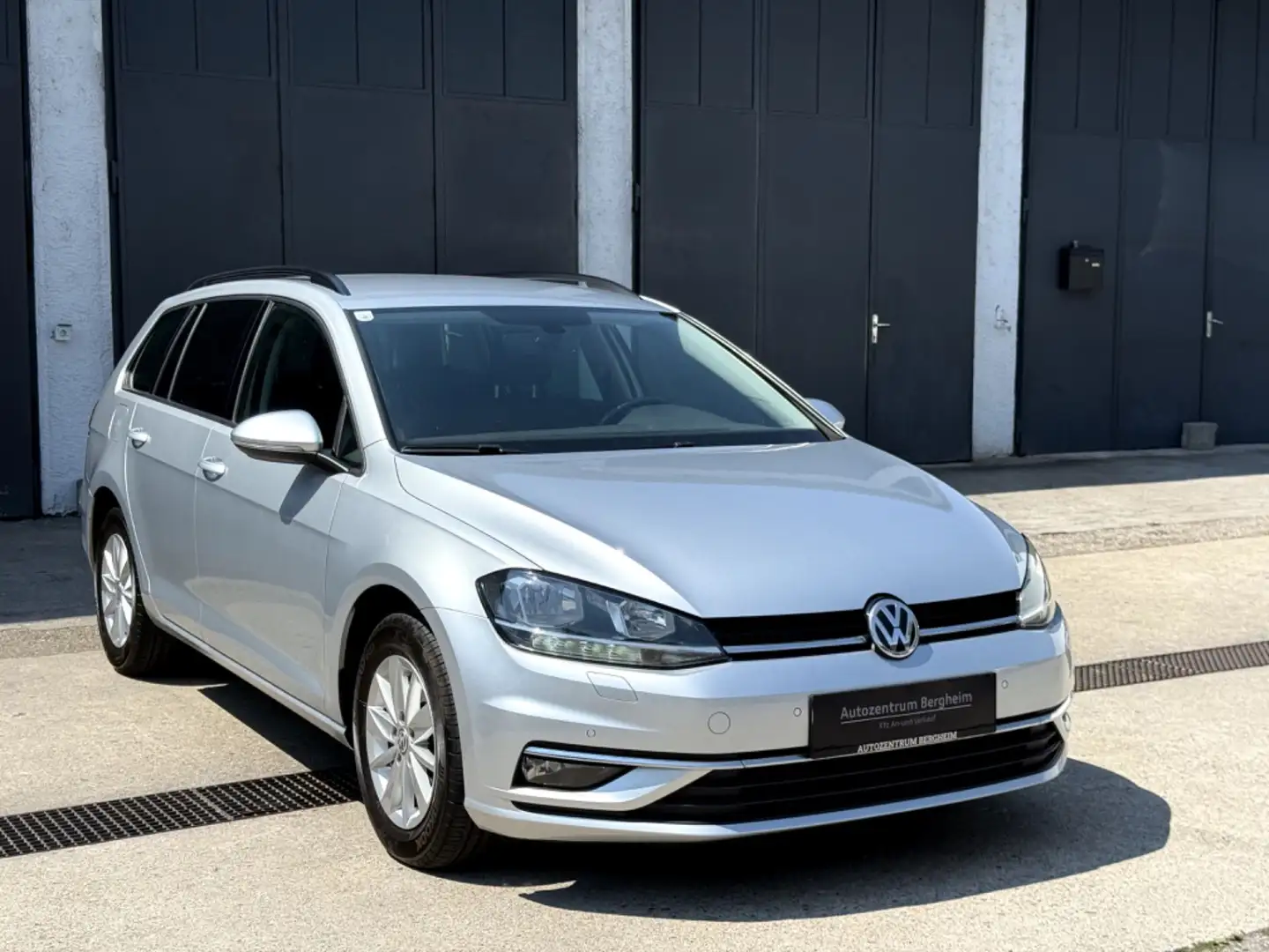 Volkswagen Golf Variant Comfortline 1,6 TDI DSG Silber - 1