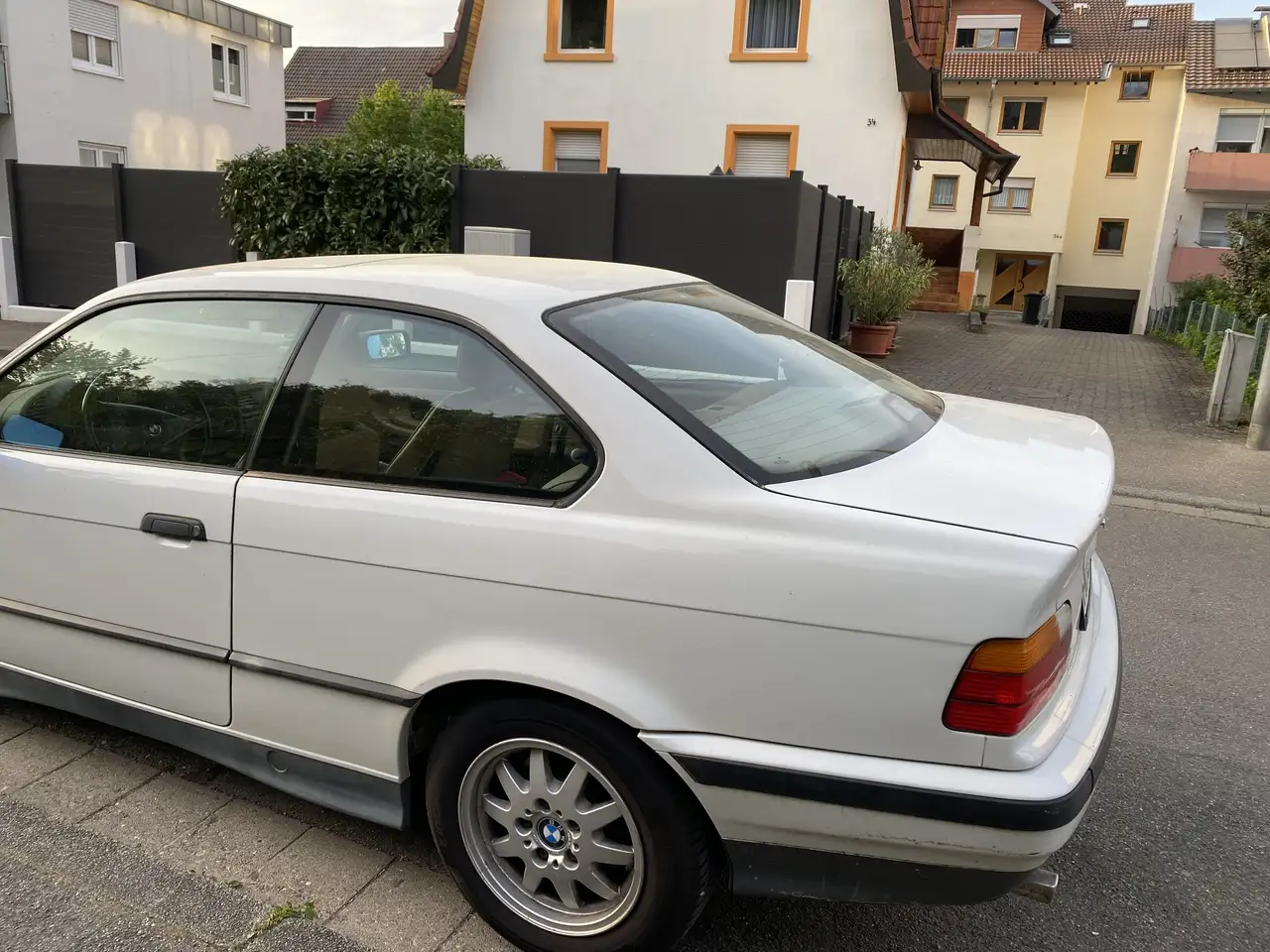 BMW 318is, foto 2