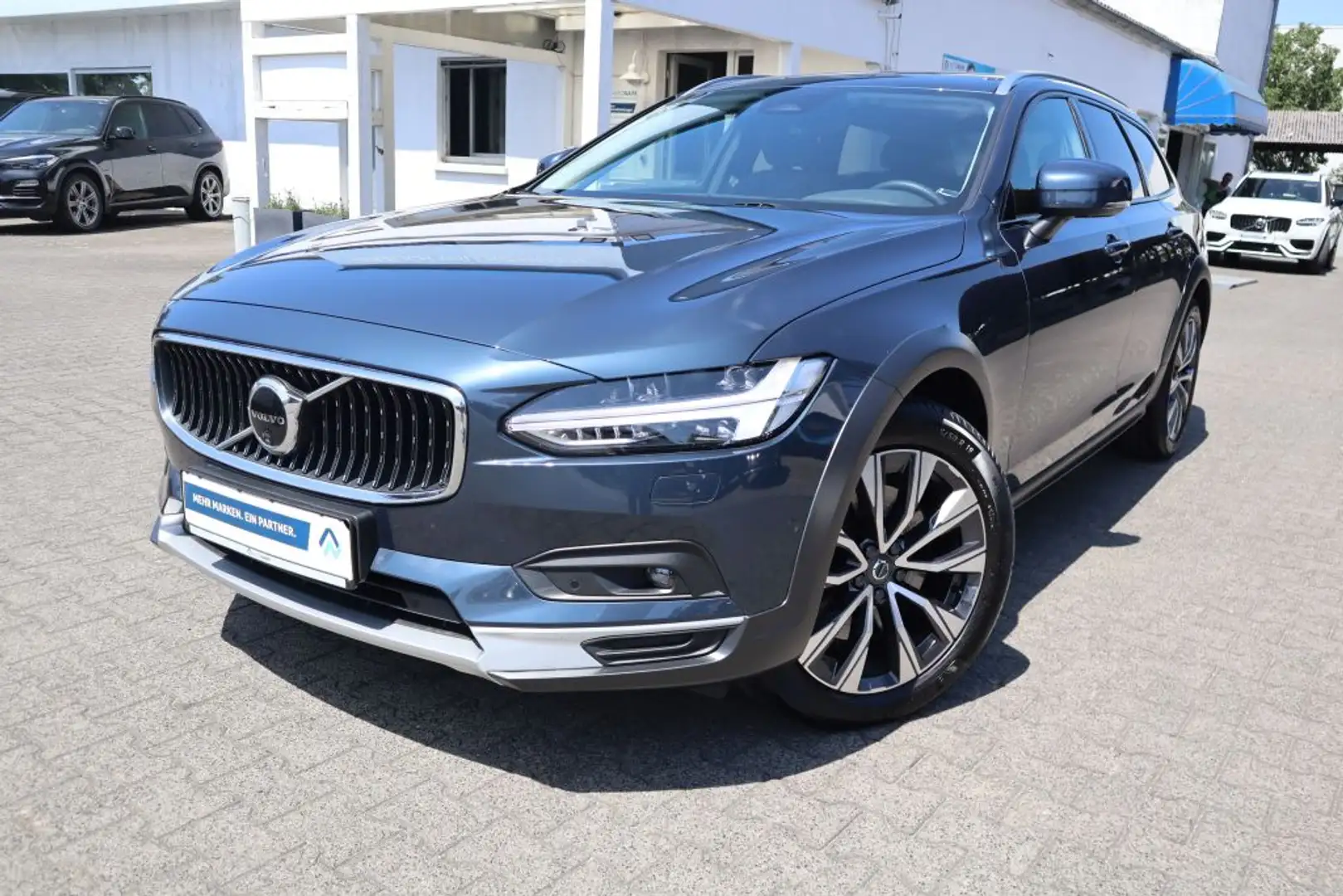 Volvo V90 Cross Country V90 Cross Country B4 D AWD Plus|NAVI|LEDER|360CAM - 1