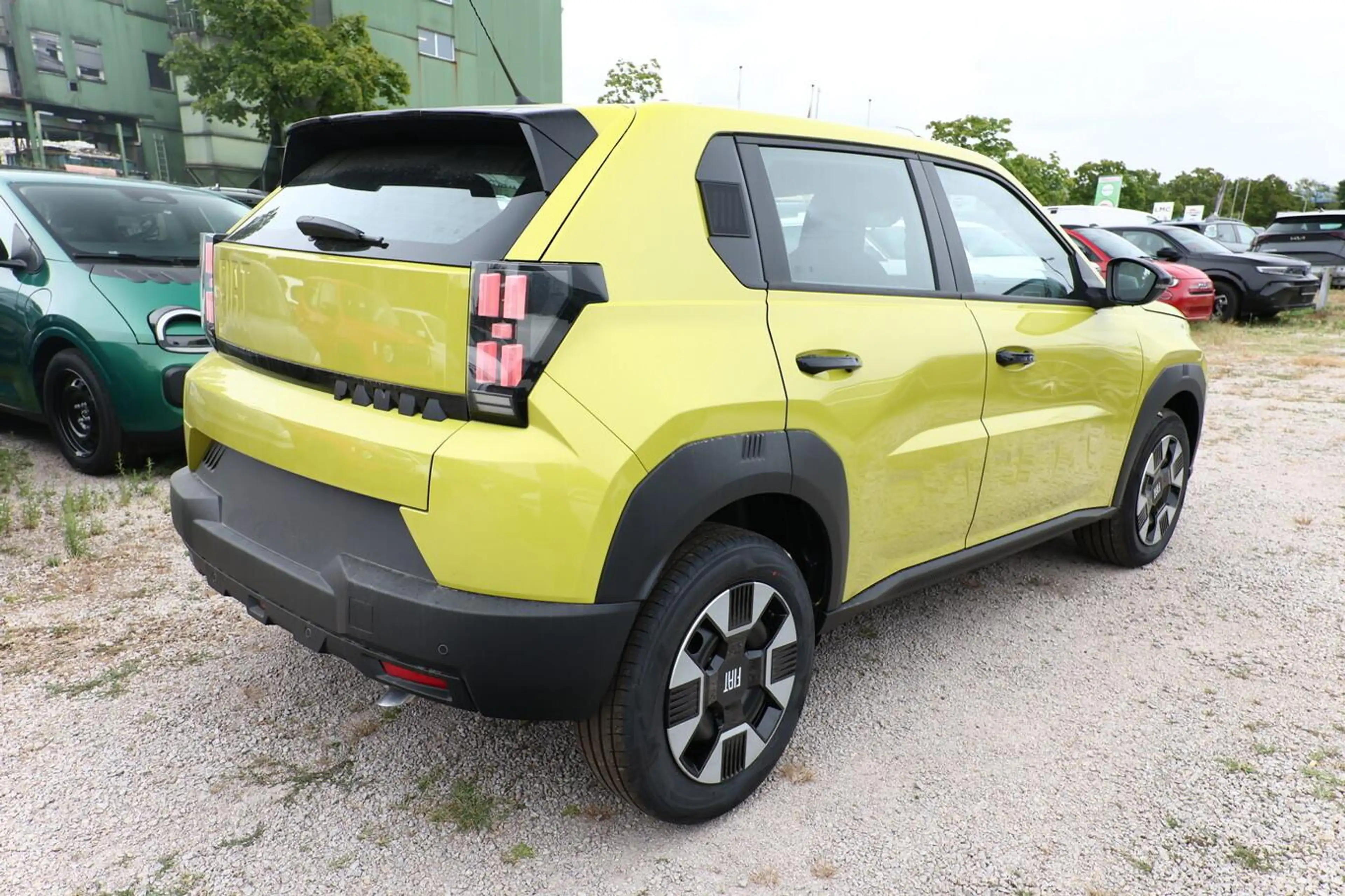 Fiat Grande Panda ICON CarPlay PixelLED PDC DigC Temp 74 kW (101 ... — photo 3