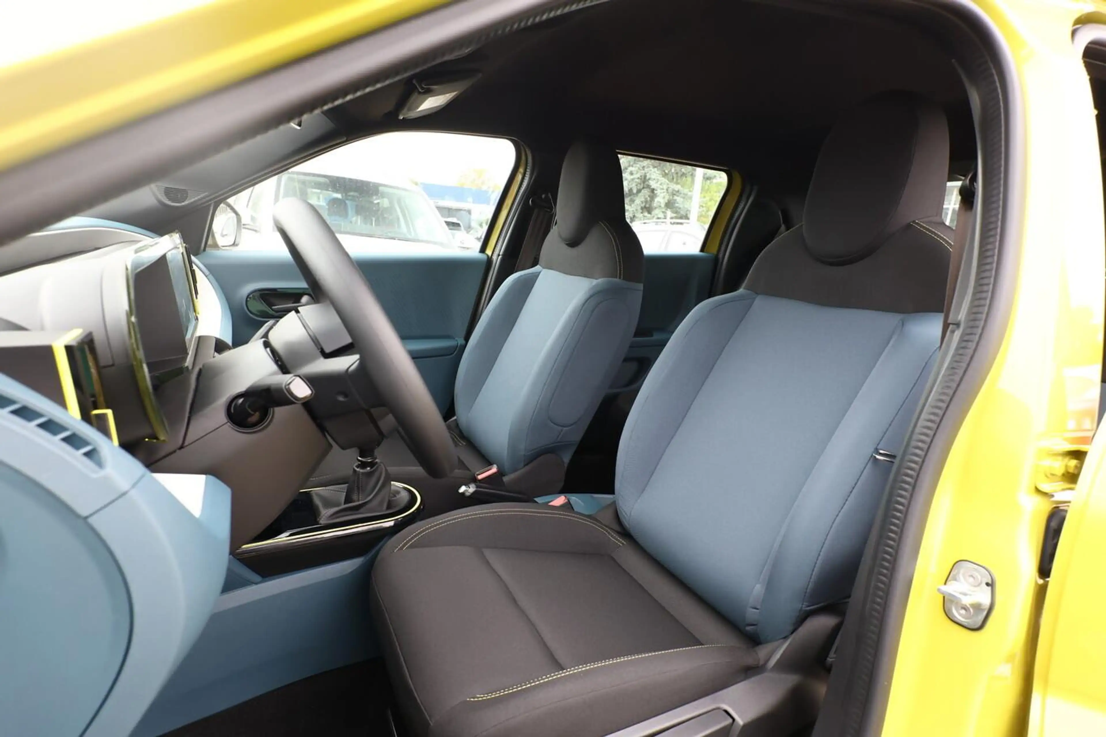 Fiat Grande Panda ICON CarPlay PixelLED PDC DigC Temp 74 kW (101 ... — photo 6