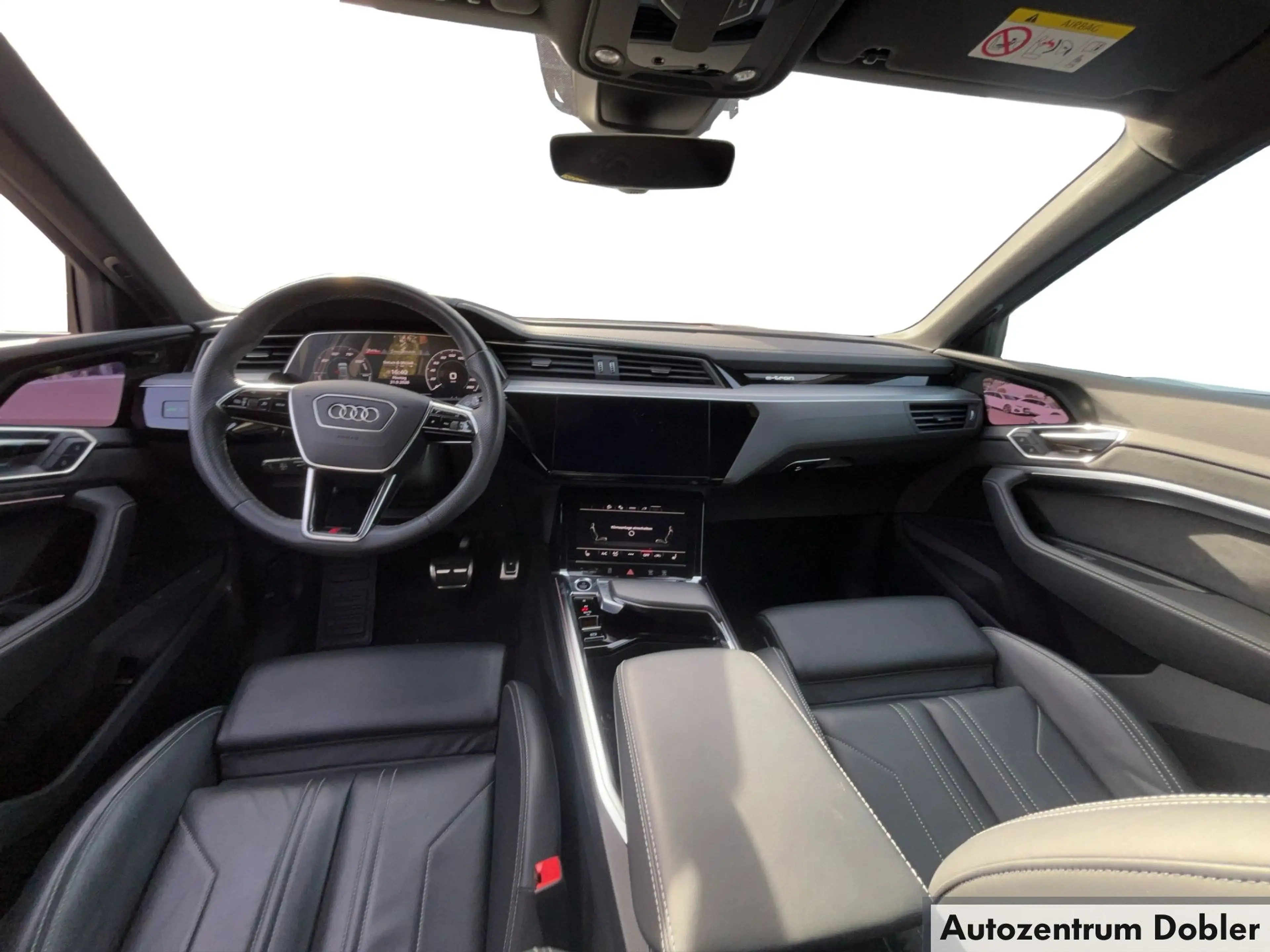 Audi Q8 e-tron 55 quattro Tour + Stadt Paket Matrix LED — photo 14