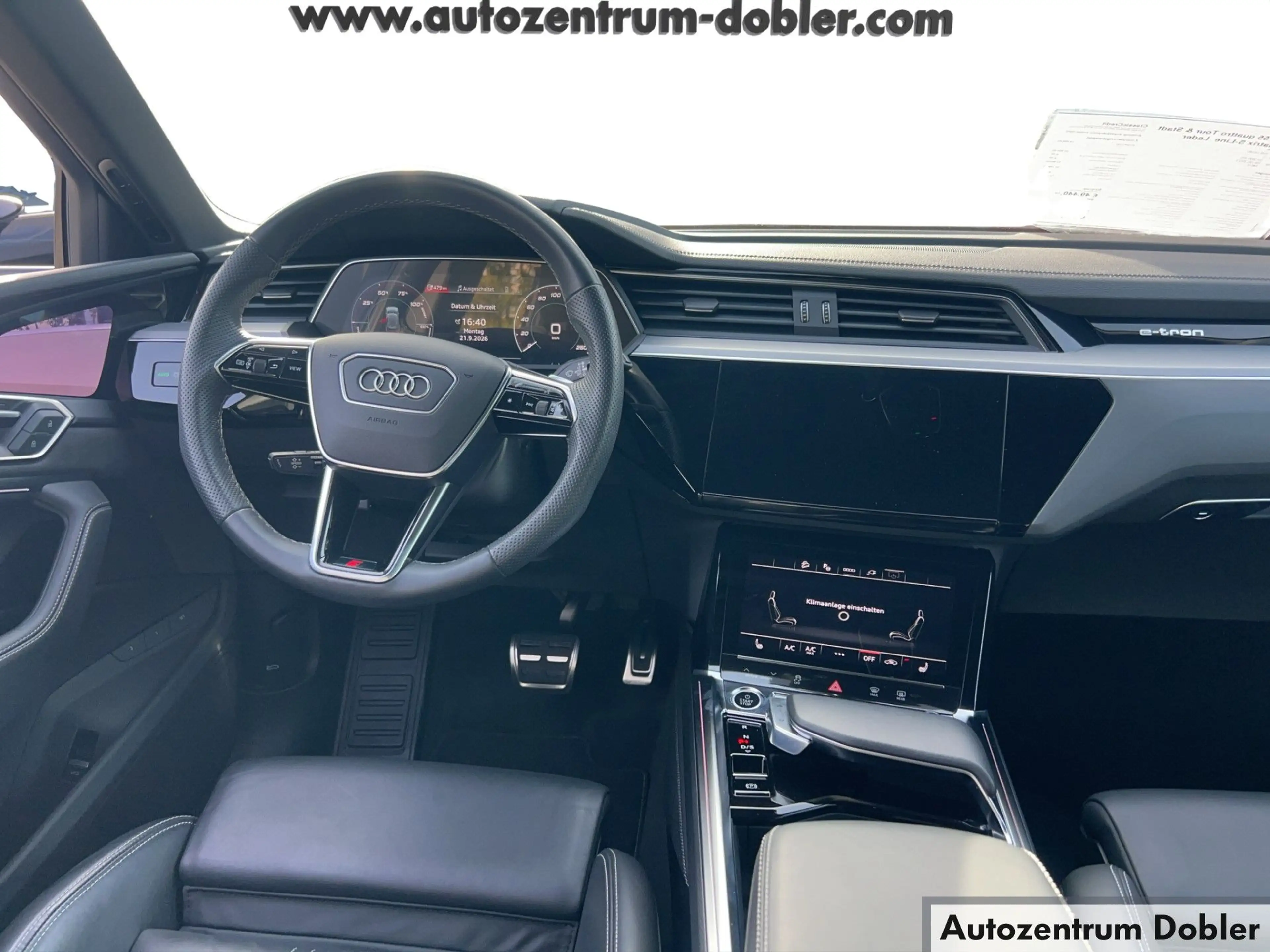 Audi Q8 e-tron 55 quattro Tour + Stadt Paket Matrix LED — photo 15