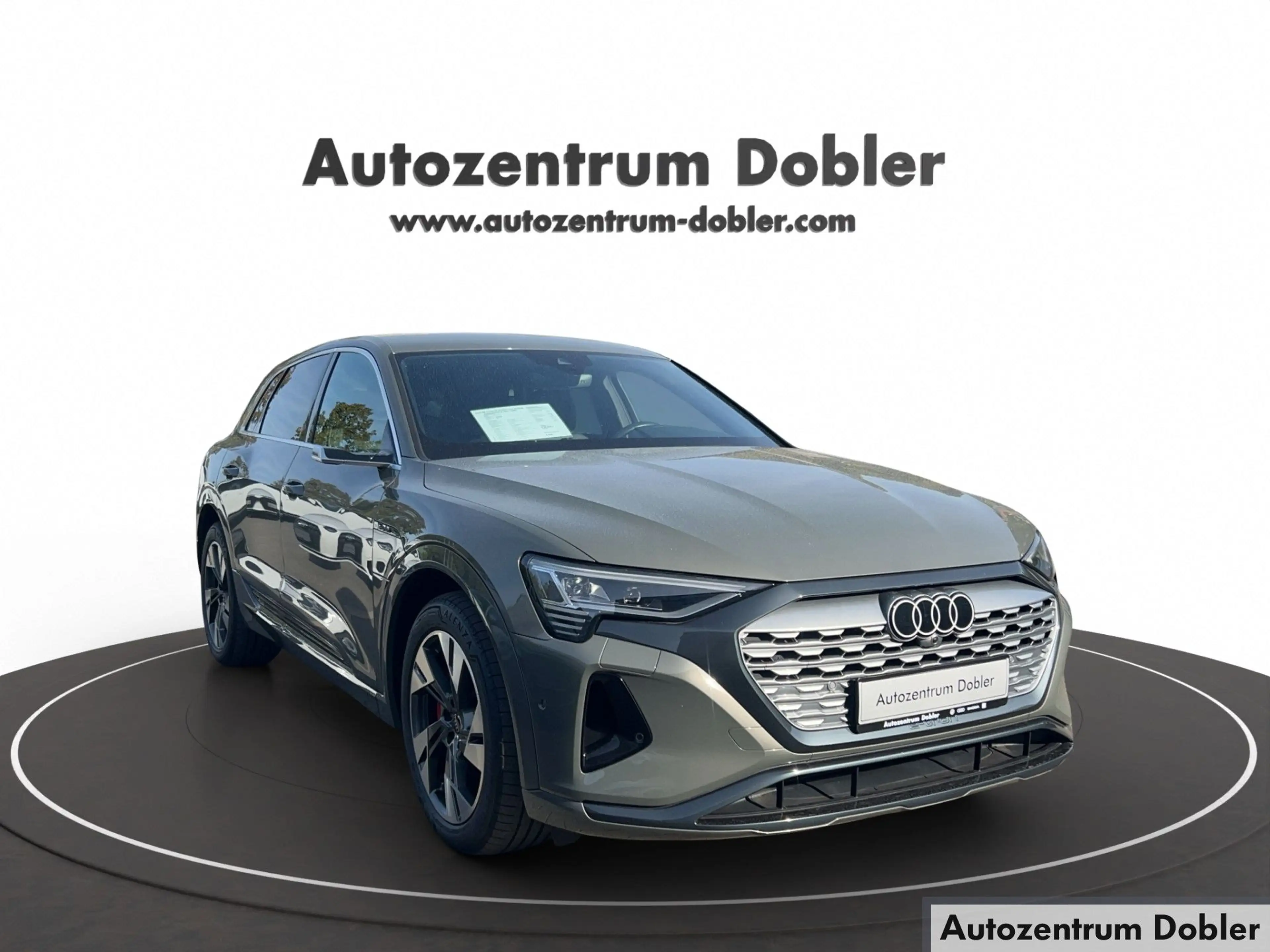 Audi Q8 e-tron 55 quattro Tour + Stadt Paket Matrix LED — photo 4