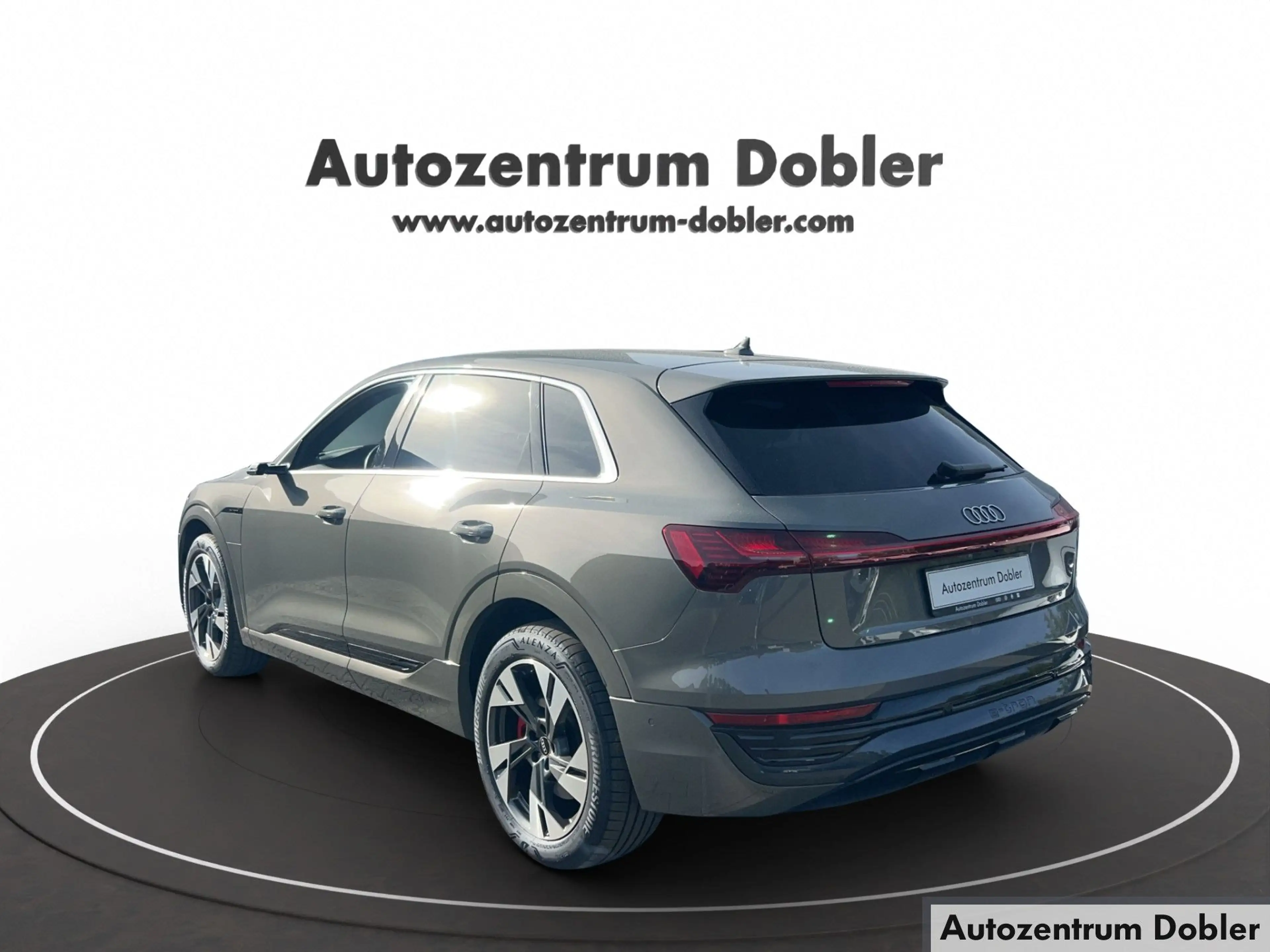 Audi Q8 e-tron 55 quattro Tour + Stadt Paket Matrix LED — photo 7