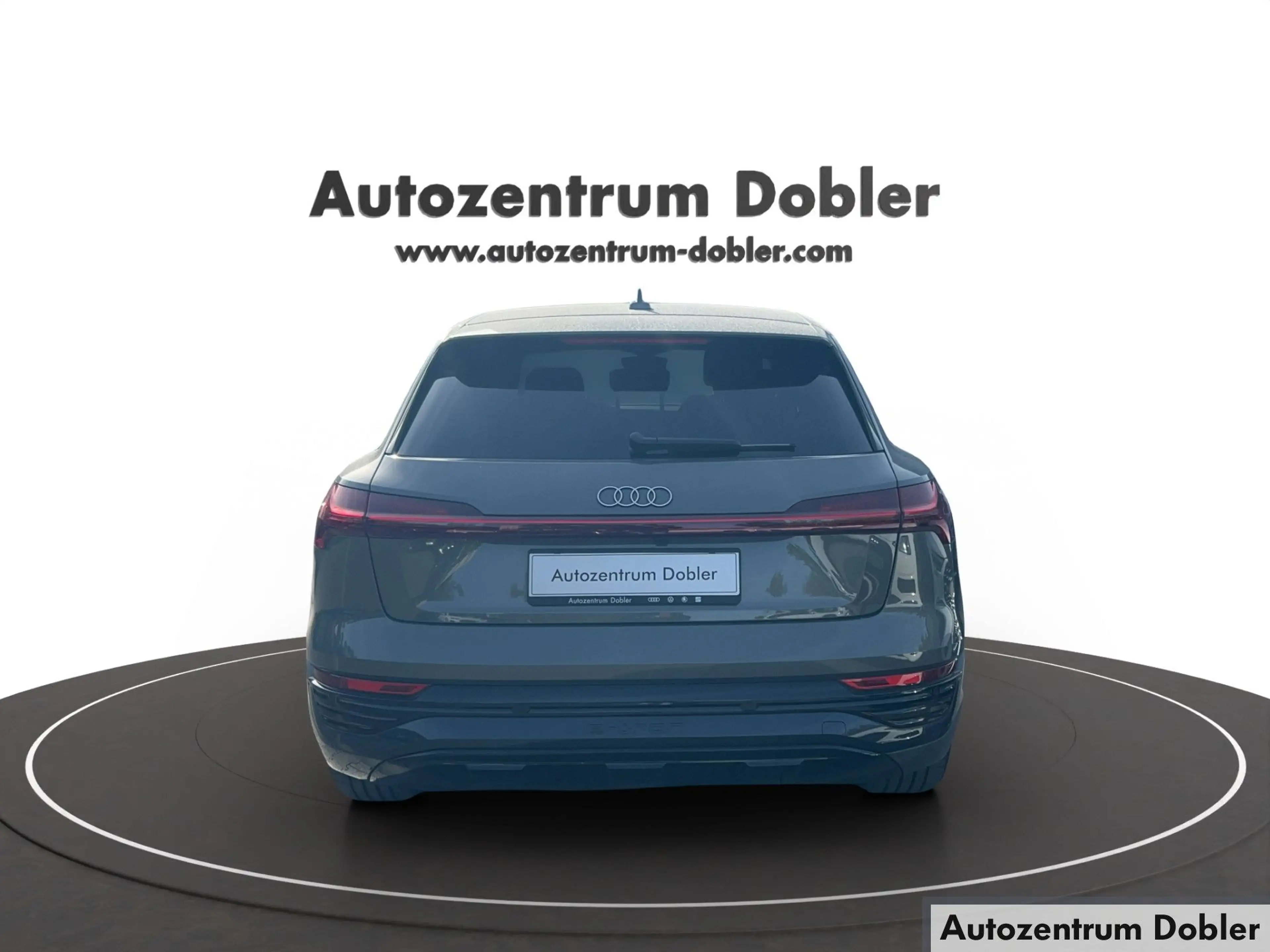 Audi Q8 e-tron 55 quattro Tour + Stadt Paket Matrix LED — photo 8