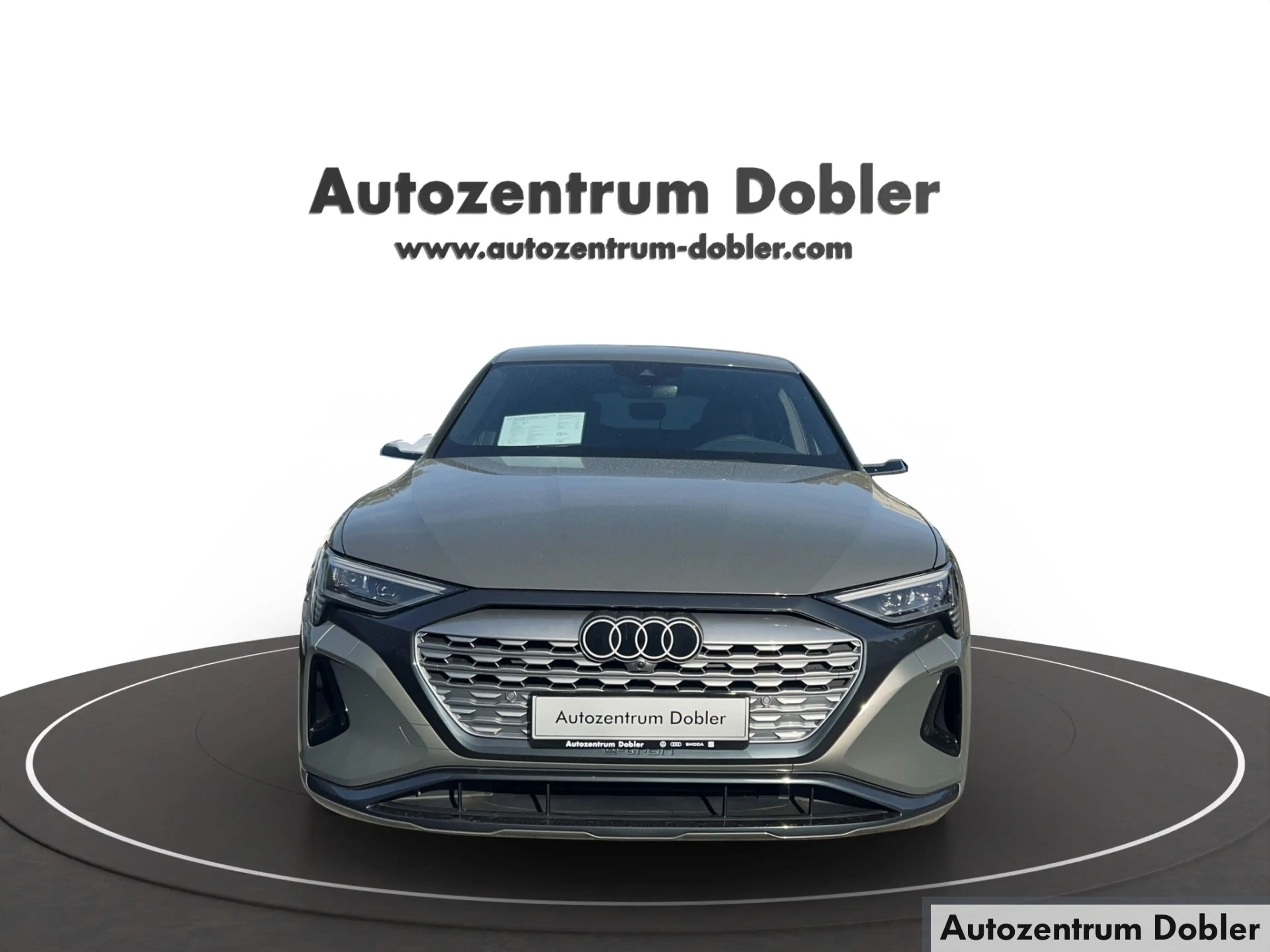 Audi Q8 e-tron 55 quattro Tour + Stadt Paket Matrix LED — photo 3