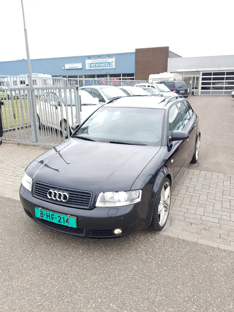 Audi A4 2.0 FSI AVANT Černá - 2