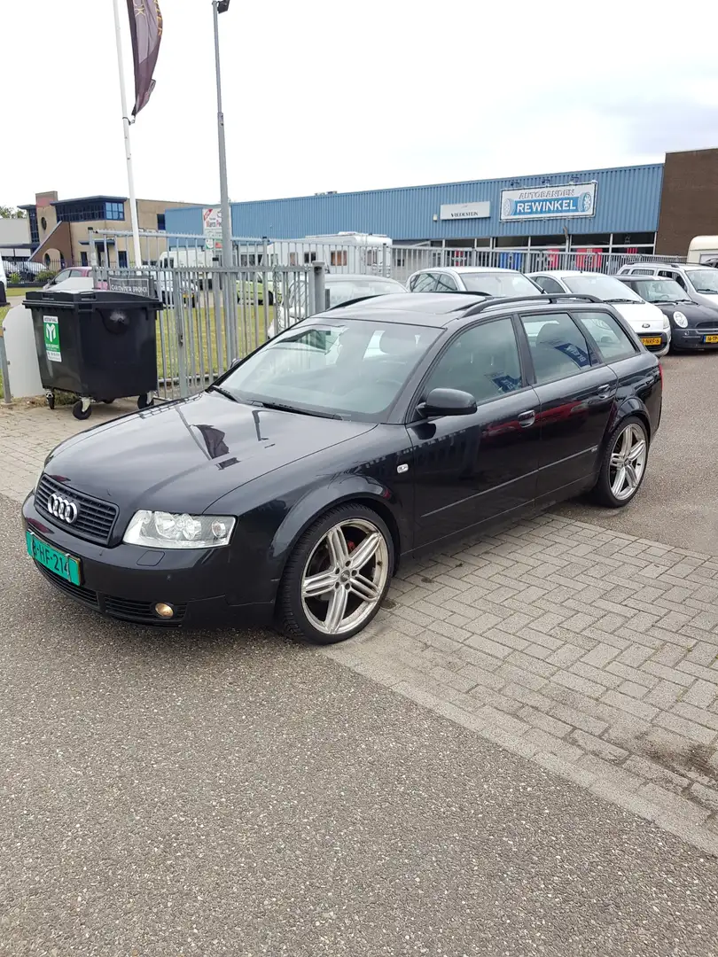 Audi A4 2.0 FSI AVANT Černá - 1