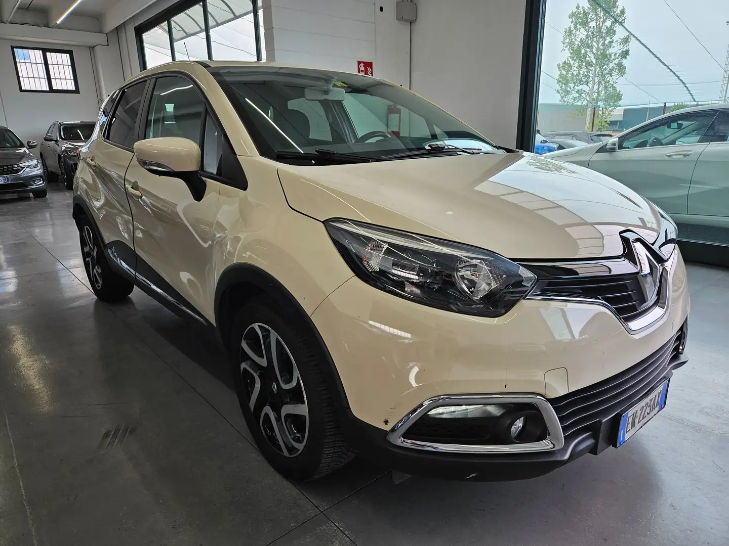 Renault Captur 1.5 dci energy R-Link 90cv edc NEOPATENTATI Bianco - 1