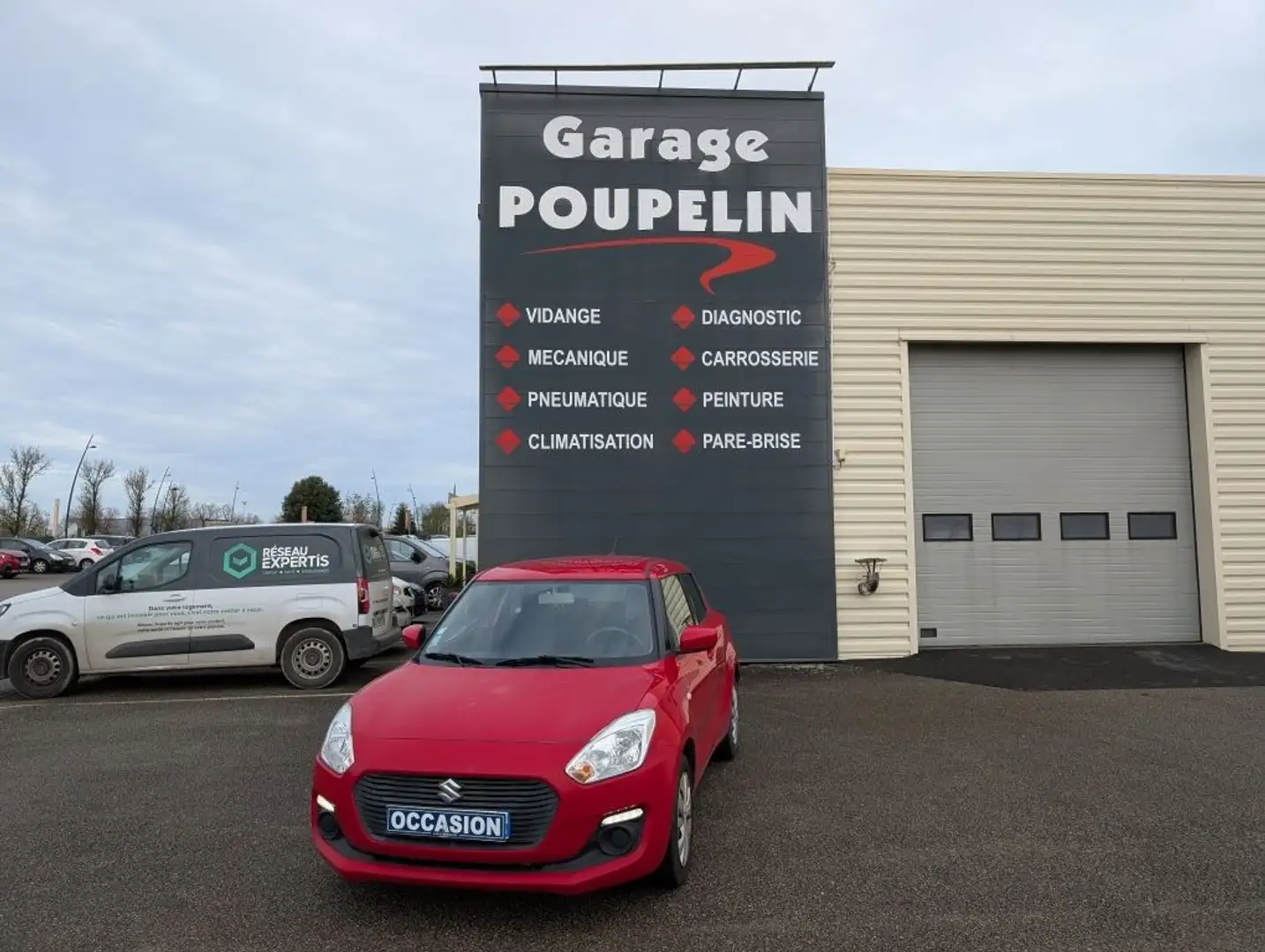 Suzuki Swift 1.2 DUALJET 90CH AVANTAGE EURO6D-T Rouge - 1