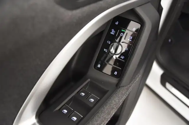 Audi Q5 view 13