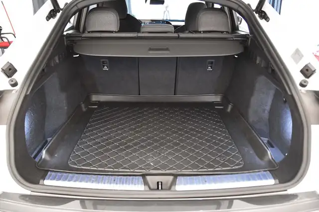 Audi Q5 view 15