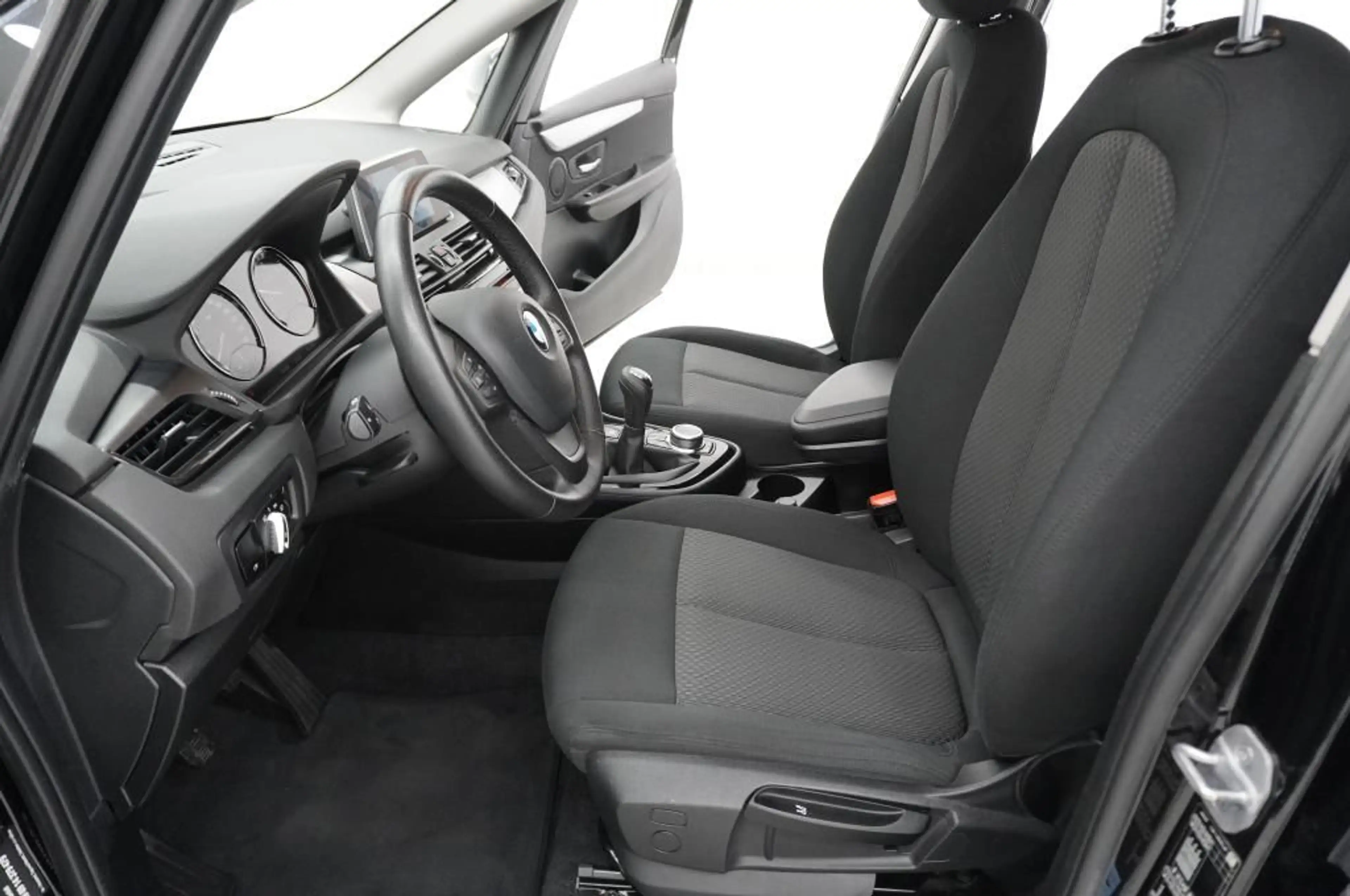 BMW 216 d Navi/AHK/Shzg/PDC/Temp — photo 8