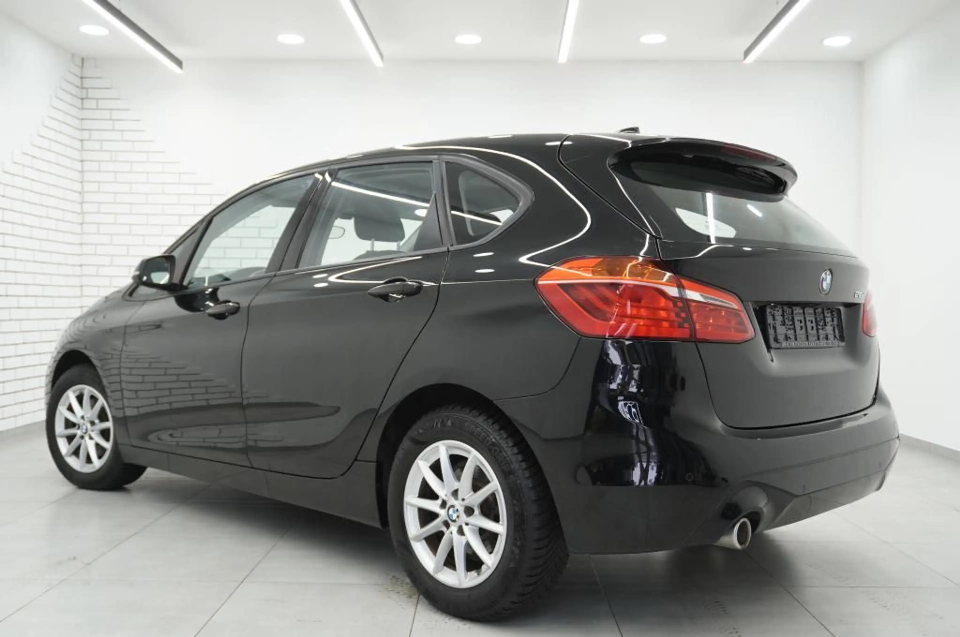 BMW 216 d Navi/AHK/Shzg/PDC/Temp — photo 3