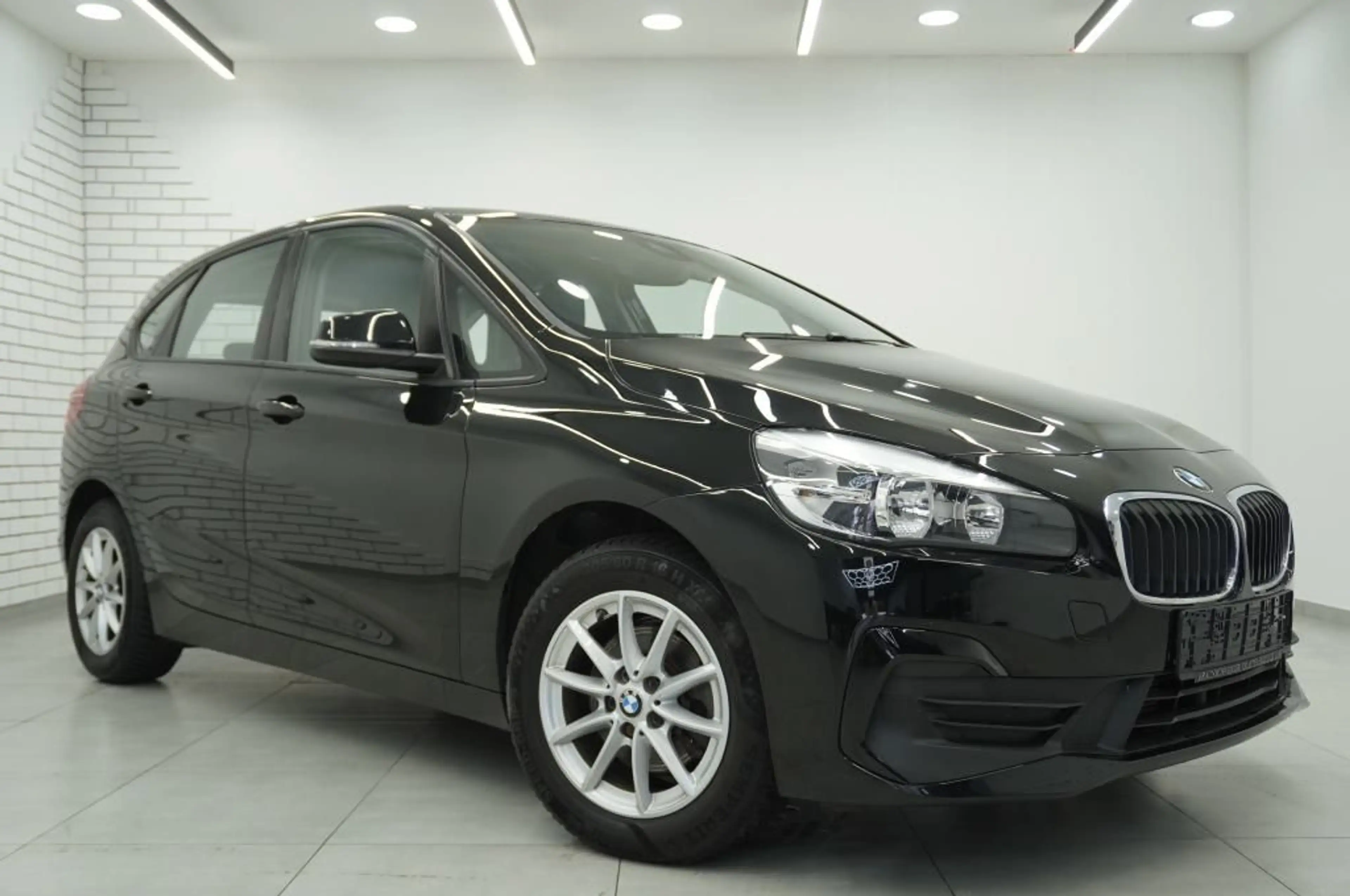 BMW 216 d Navi/AHK/Shzg/PDC/Temp — photo 2
