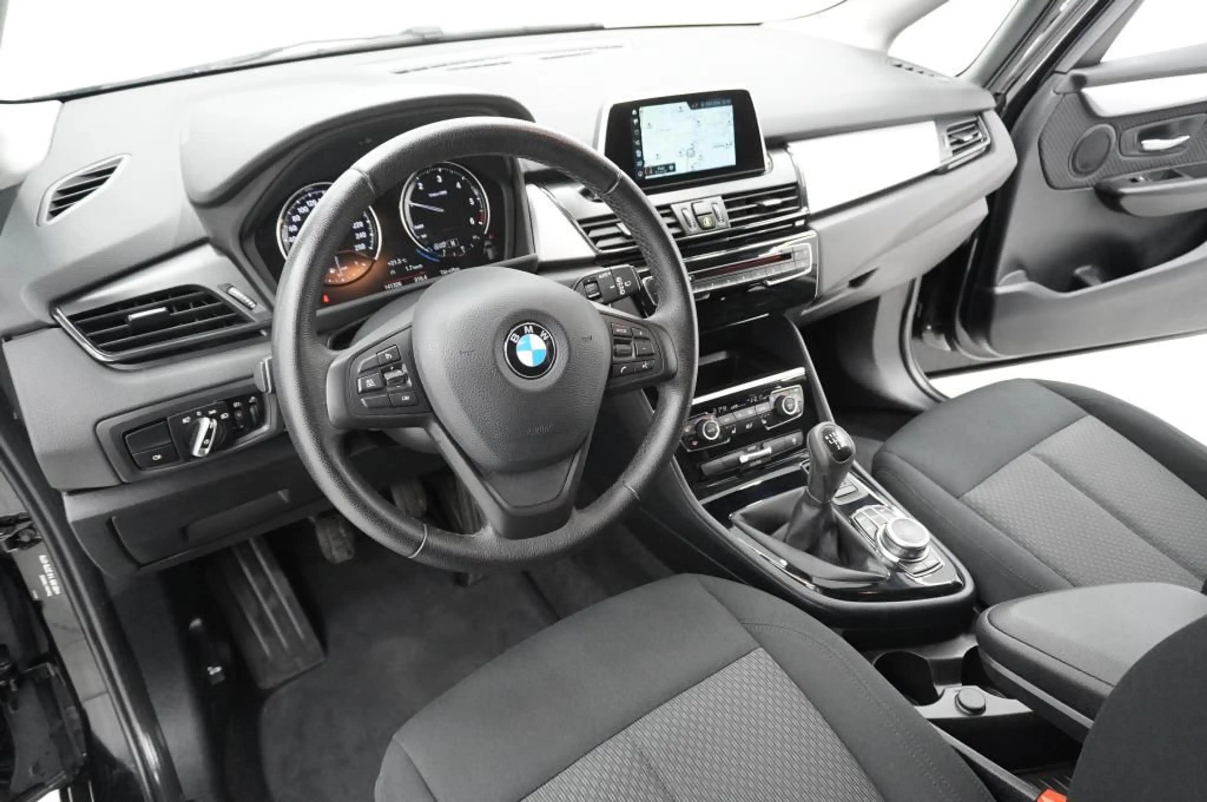 BMW 216 d Navi/AHK/Shzg/PDC/Temp — photo 9
