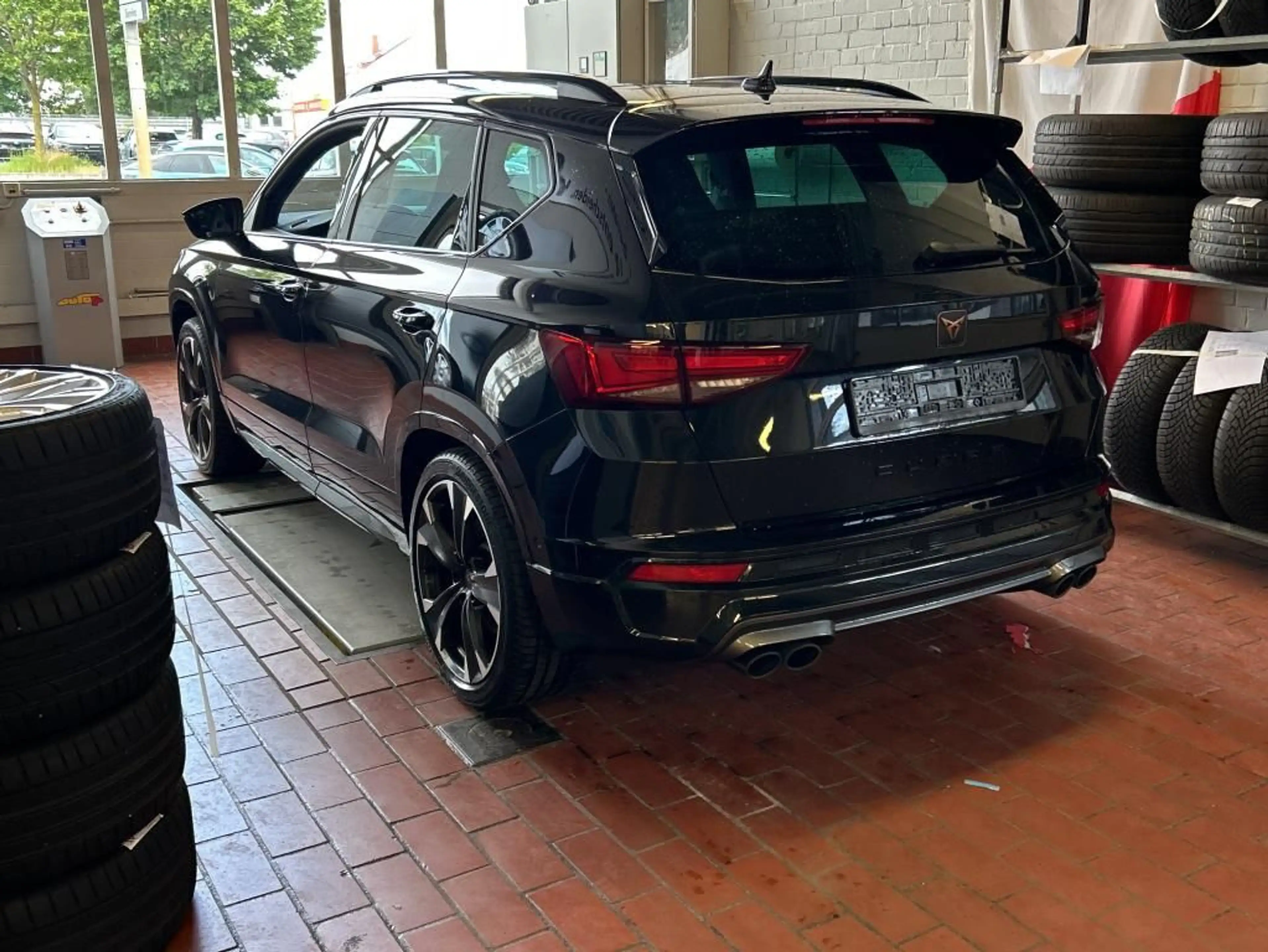 CUPRA Ateca 2.0 TSI DSG 4Drive | PANO | AHK | NAVI | — photo 3