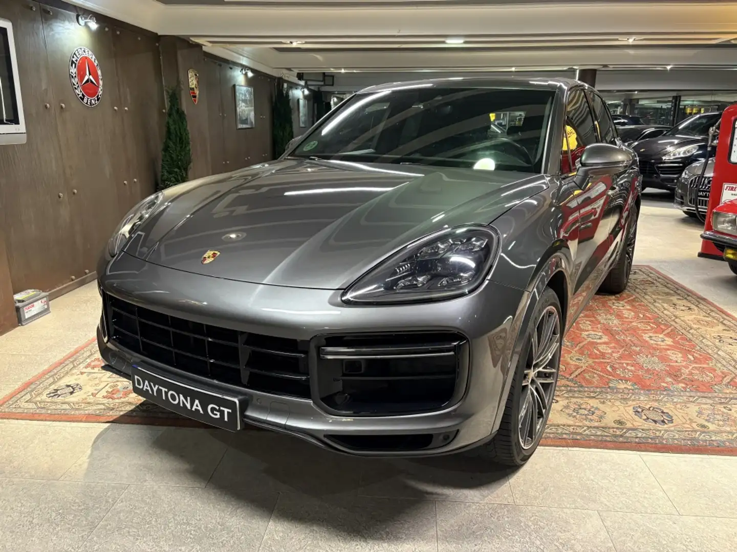 Porsche Cayenne Turbo Aut. Grau - 2