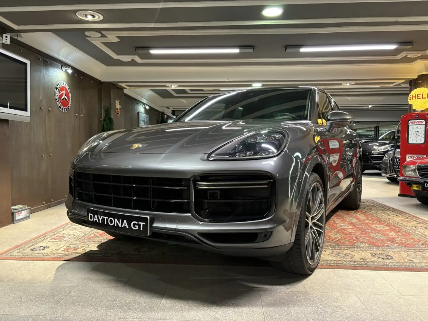Porsche Cayenne Turbo Aut. Grau - 1