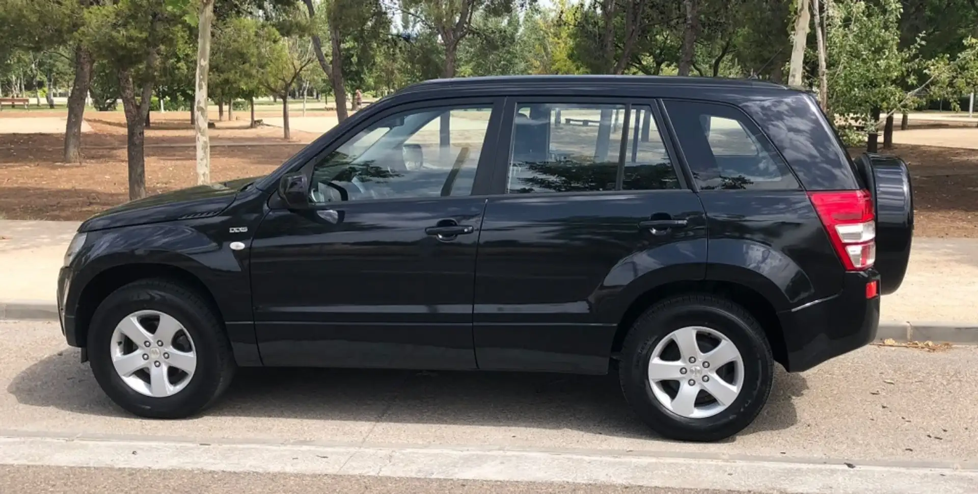 Suzuki Grand Vitara 1.9DDiS JLX Negro - 2