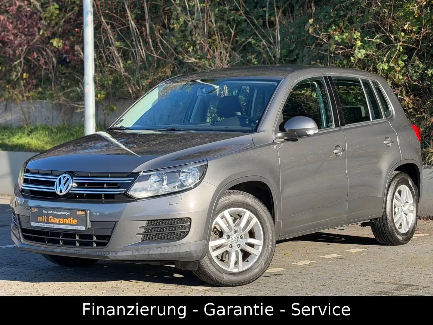 Volkswagen Tiguan 1.4 TSI/AHK/NAVI/ERST 109TKM/TÜV/KLIMAAUT Grau - 1